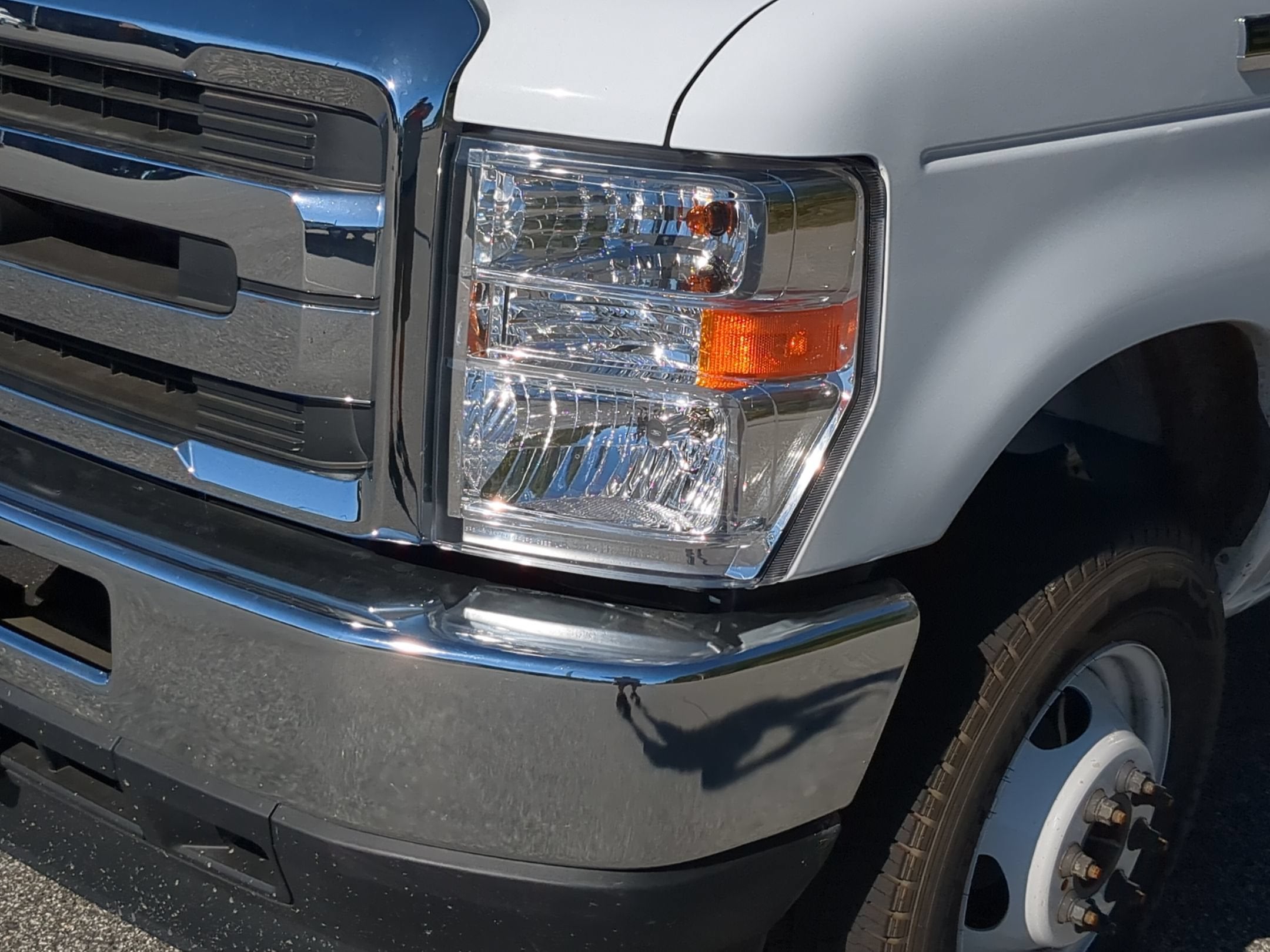 2027 Ford E-Series Cutaway Base