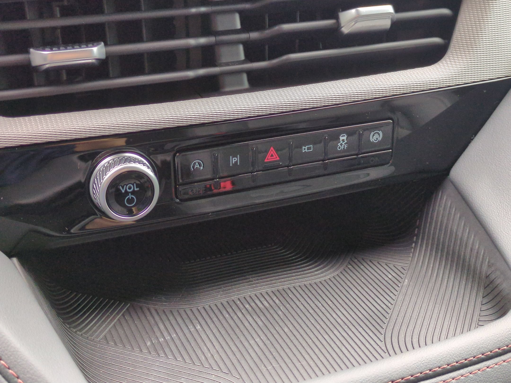 2027 Ford Explorer Active w/200A Pkg
