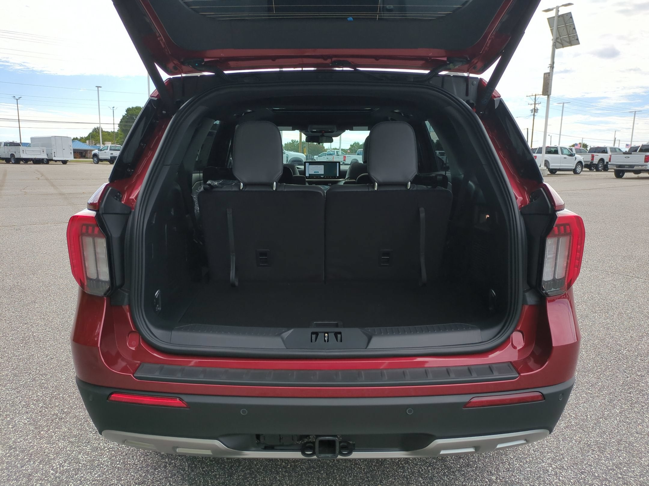 2027 Ford Explorer Active w/200A Pkg