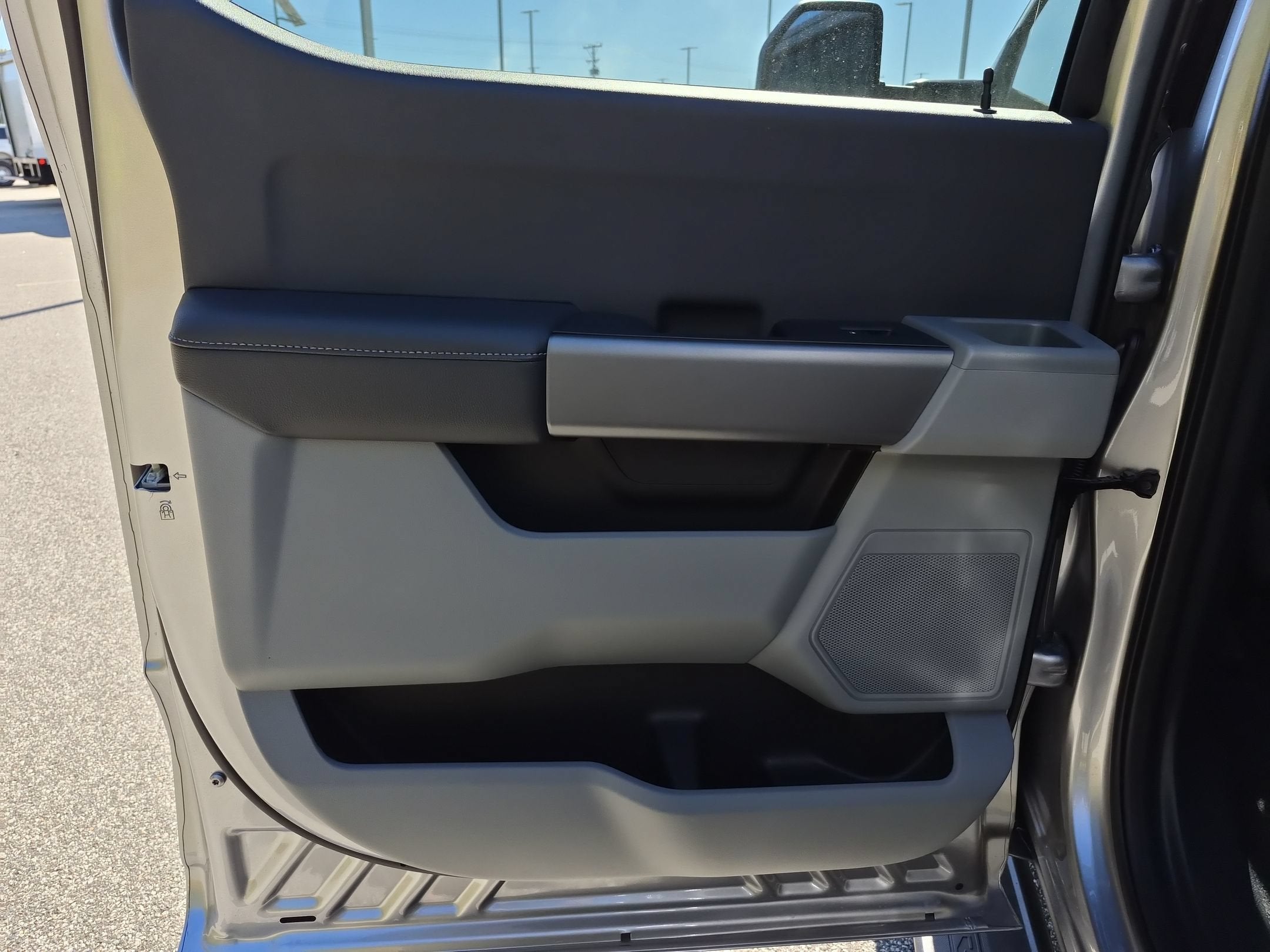 2027 Ford Super Duty F-250 SRW XLT