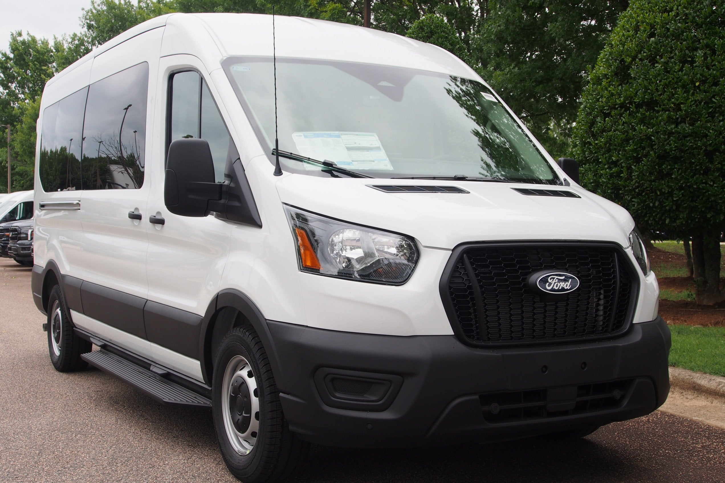 2026 Ford Transit Passenger Wagon XL