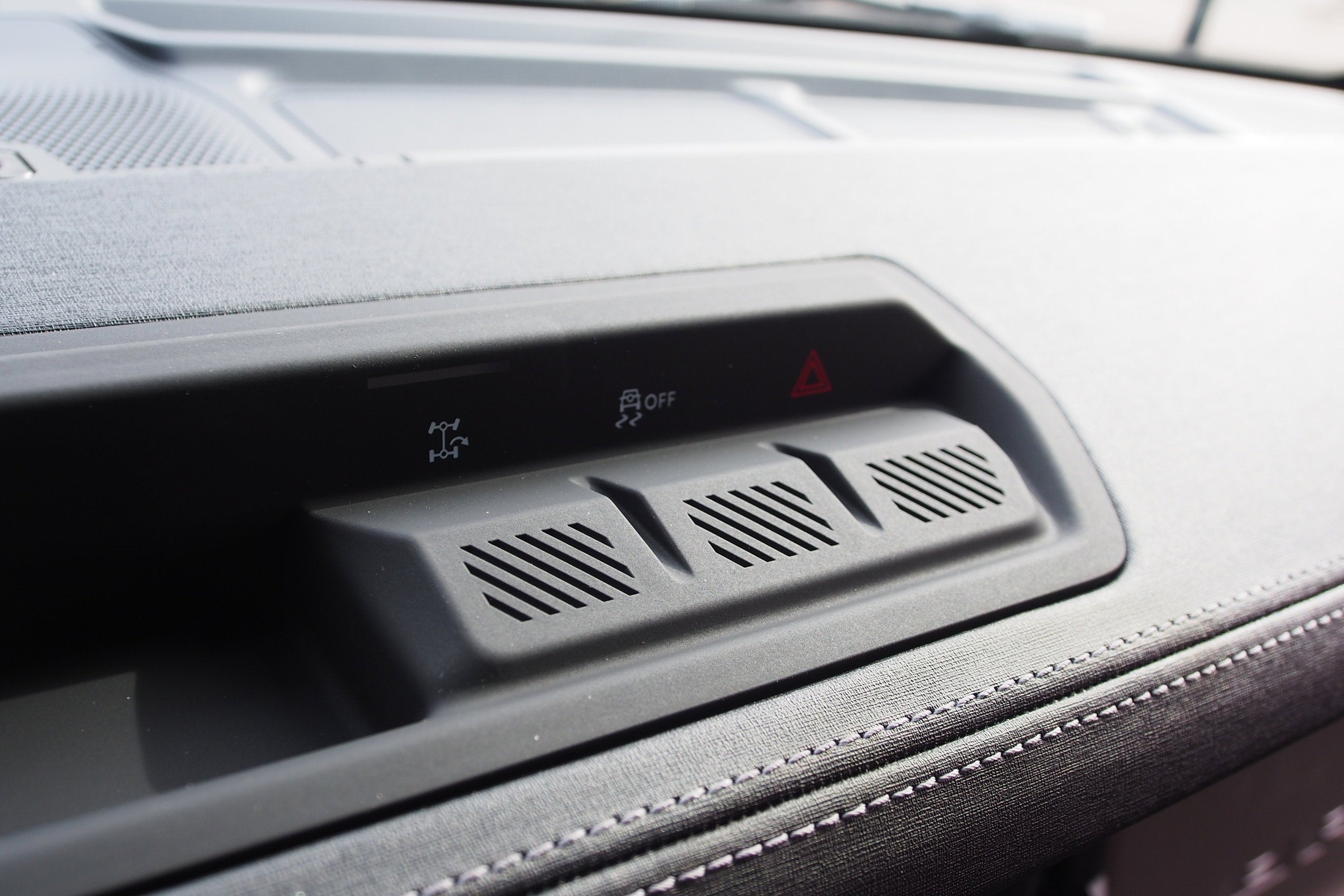 2025 Ford Bronco Outer Banks - Crossroads Courtesy Demo