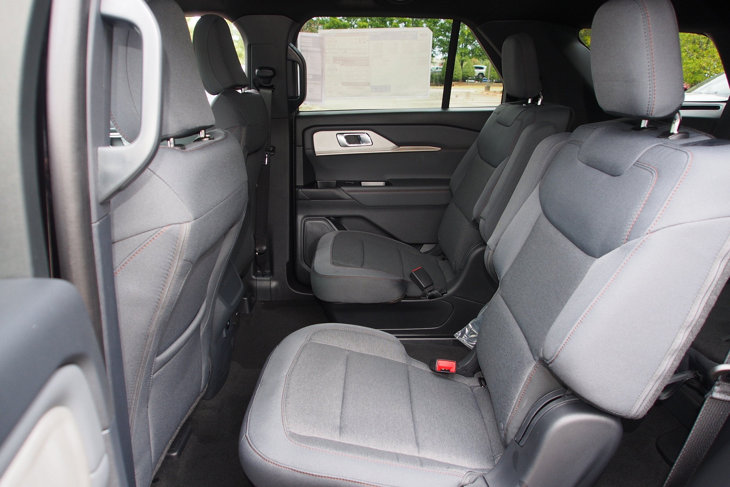 2027 Ford Explorer Active w/200A Pkg