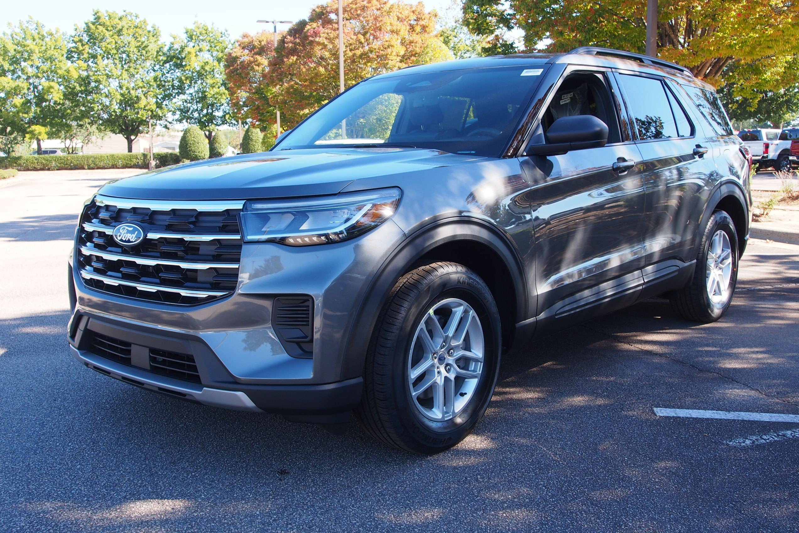 2027 Ford Explorer Active w/200A Pkg