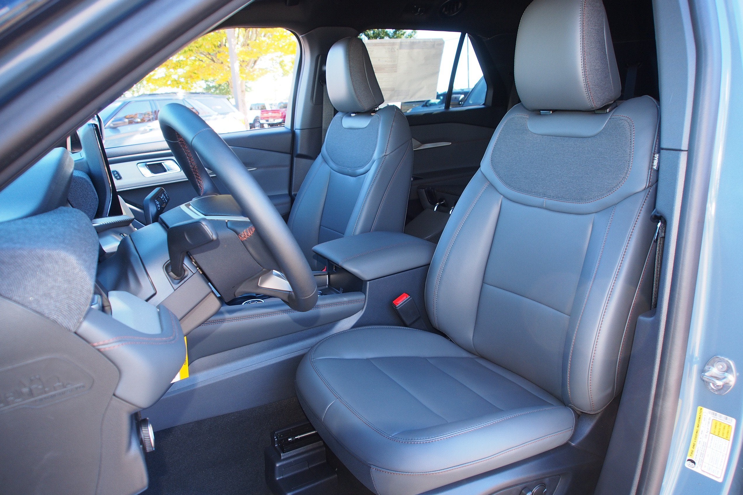 2027 Ford Explorer Active w/200A Pkg