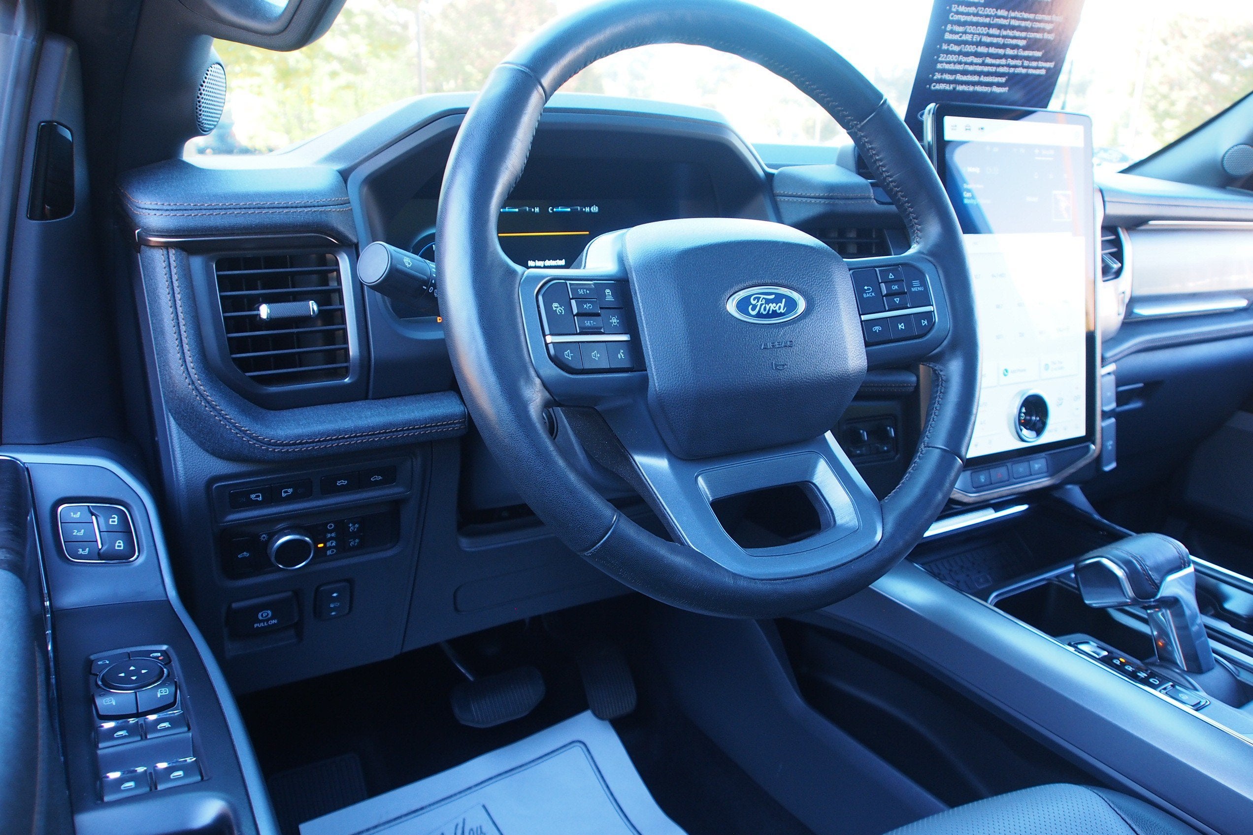 2023 Ford F-150 Lightning LARIAT