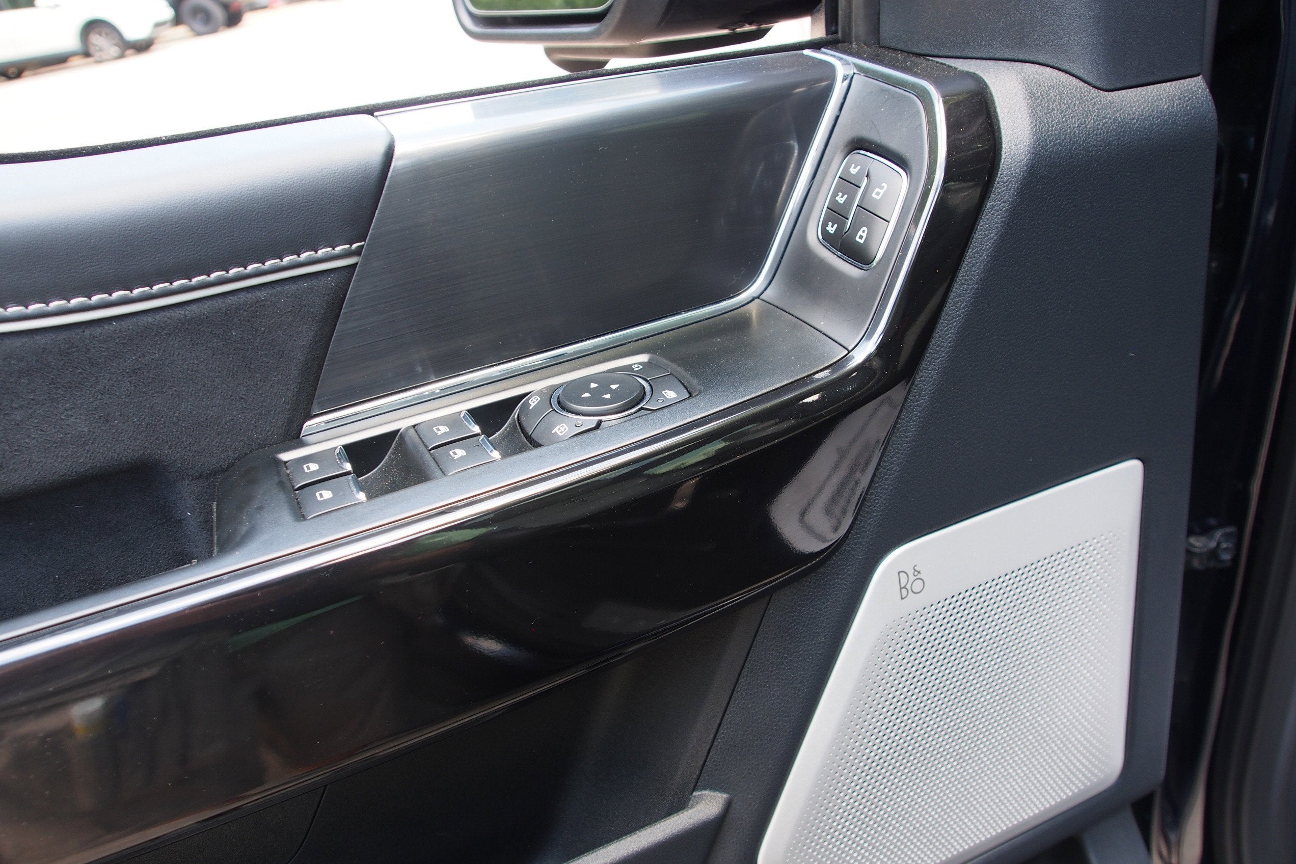2025 Ford F-150 Lightning Platinum