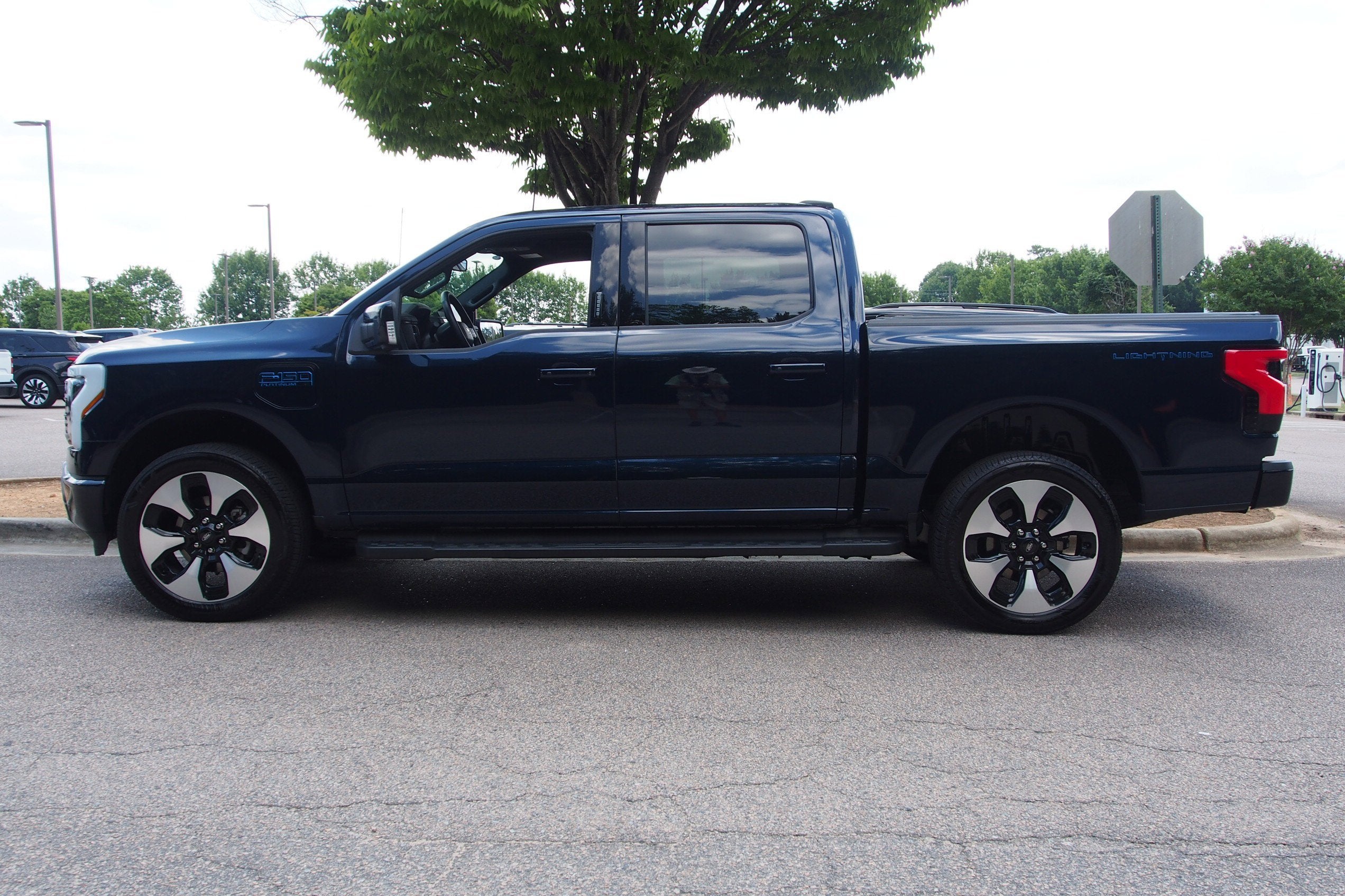 2025 Ford F-150 Lightning Platinum