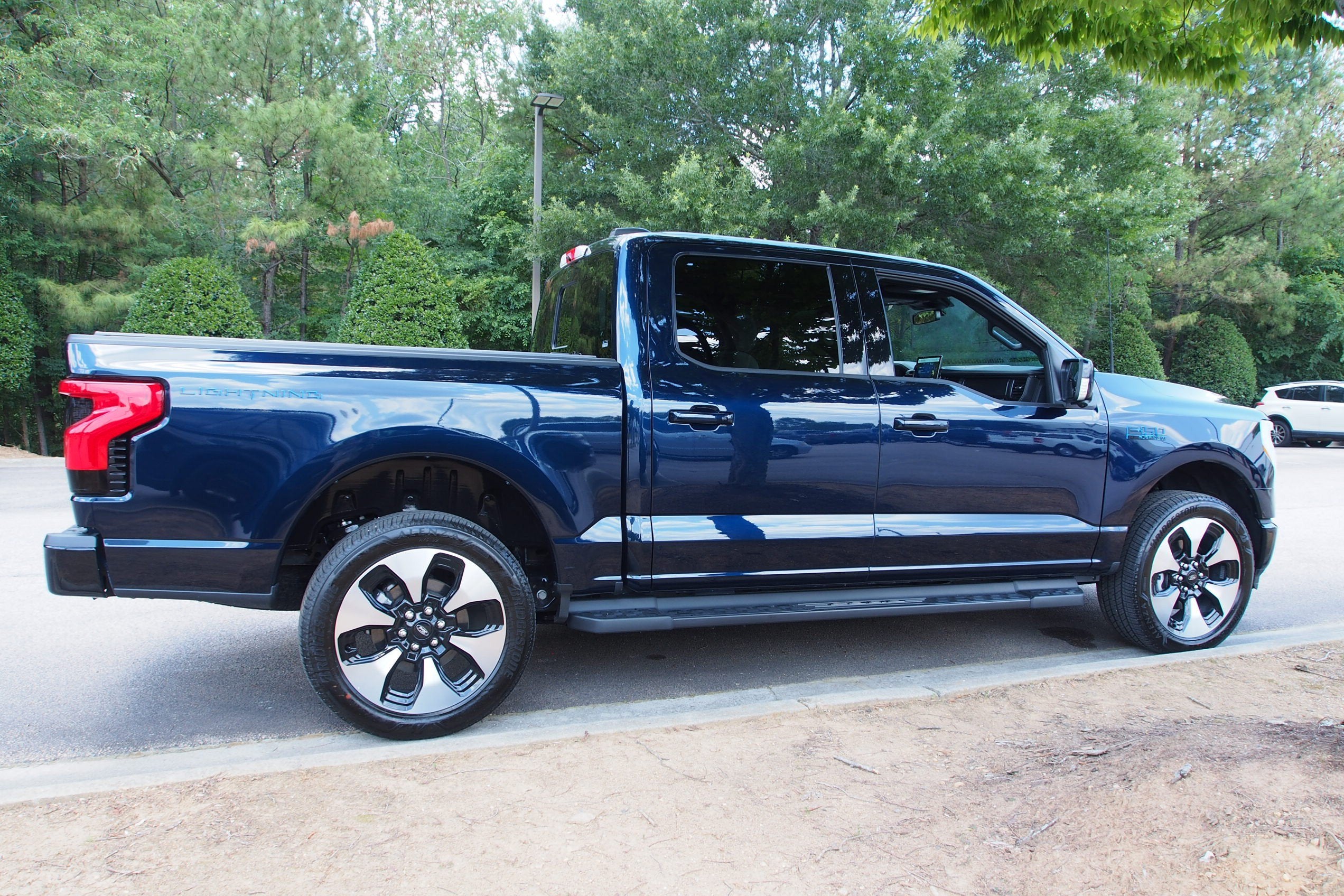 2025 Ford F-150 Lightning Platinum