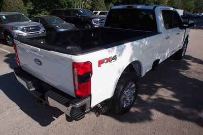 2027 Ford Super Duty F-350 SRW LARIAT