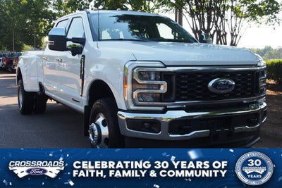 2026 Ford Super Duty F-350 DRW LARIAT
