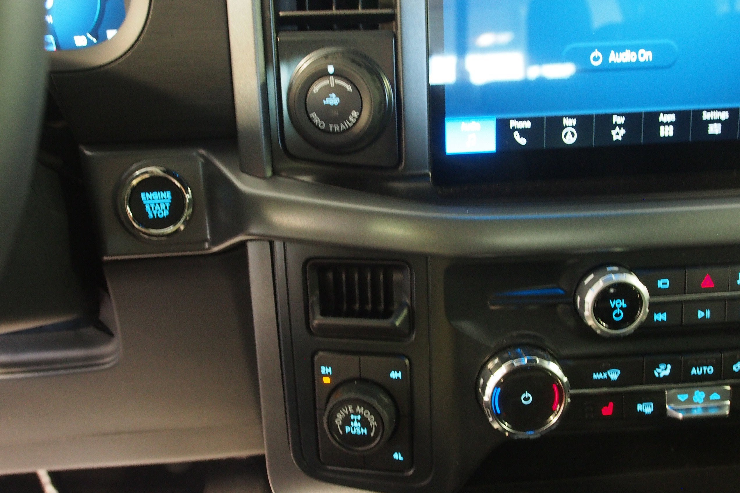 2026 Ford F-150 XLT - Crossroads Courtesy Demo