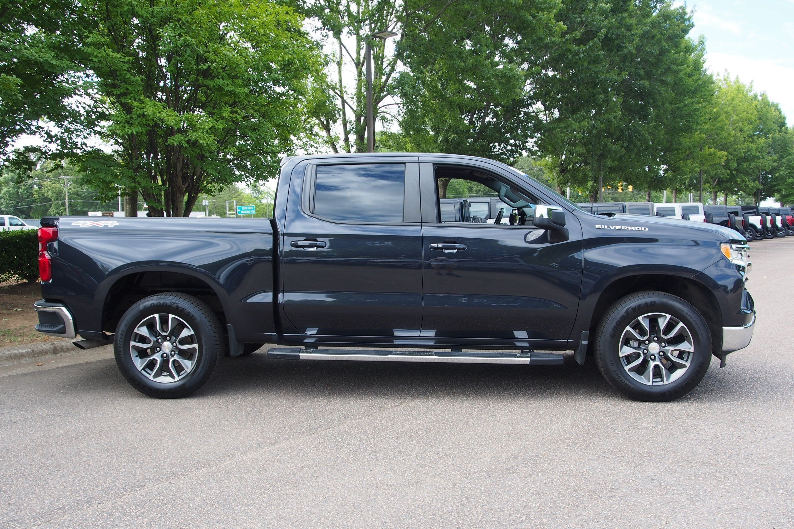 2023 Chevrolet Silverado 1500 LT
