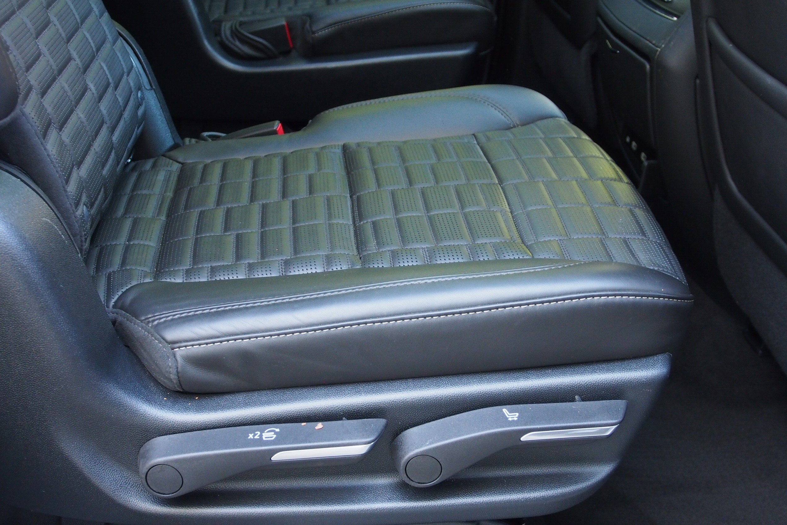 2023 Cadillac Escalade 4WD Sport Platinum