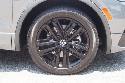 2022 Volkswagen Tiguan SE R-Line Black