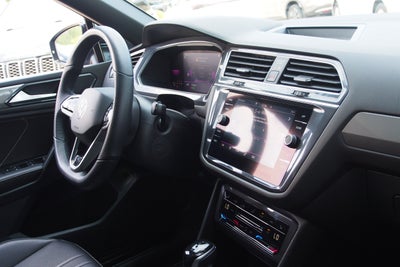 2022 Volkswagen Tiguan SE R-Line Black