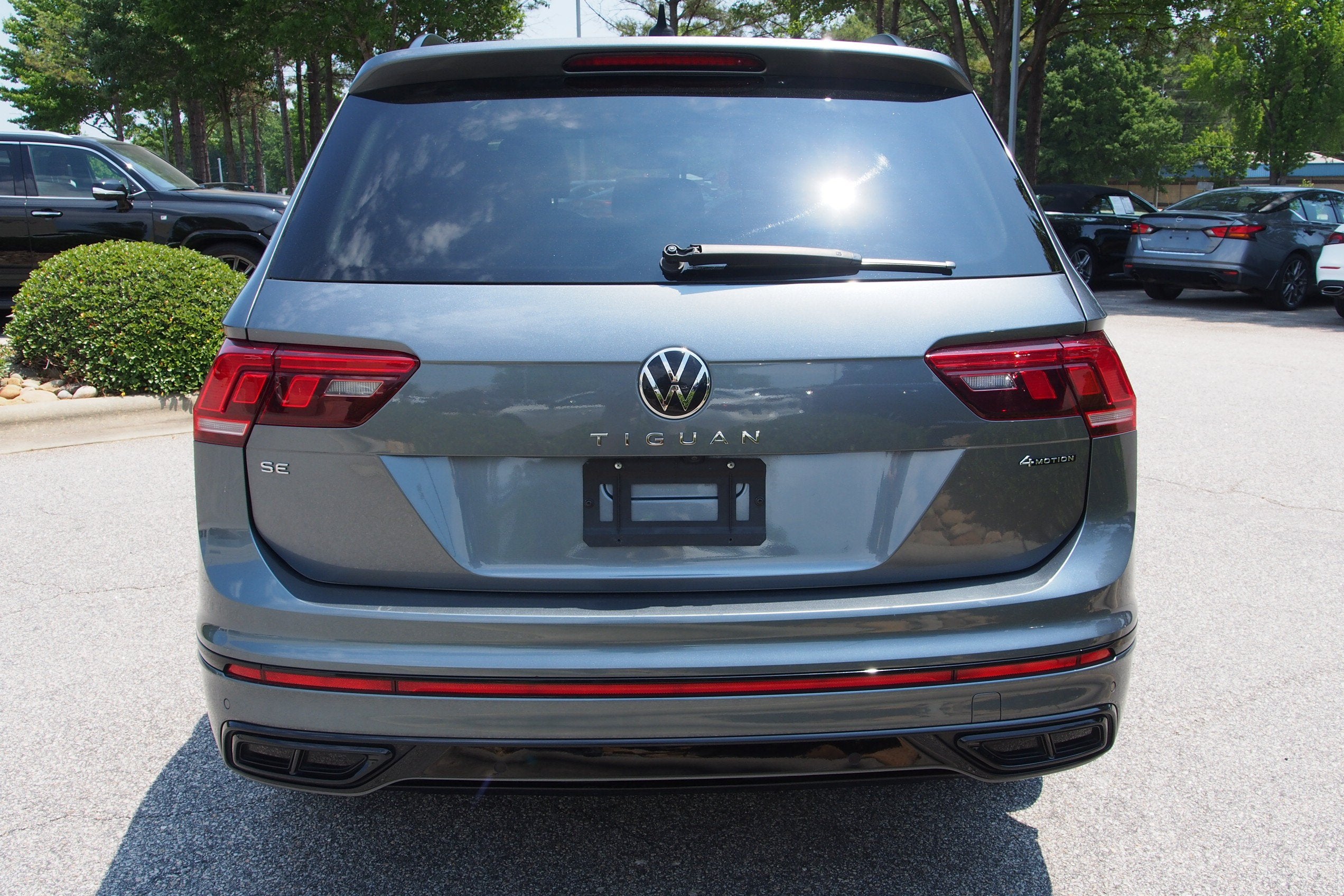 2022 Volkswagen Tiguan SE R-Line Black