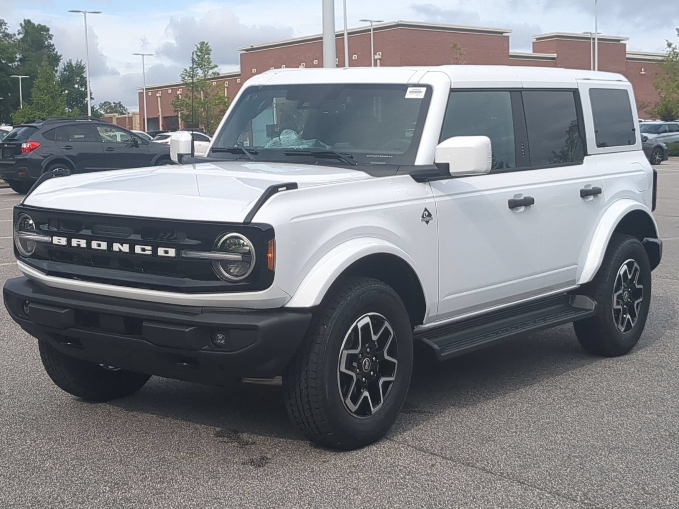 2026 Ford Bronco Outer Banks