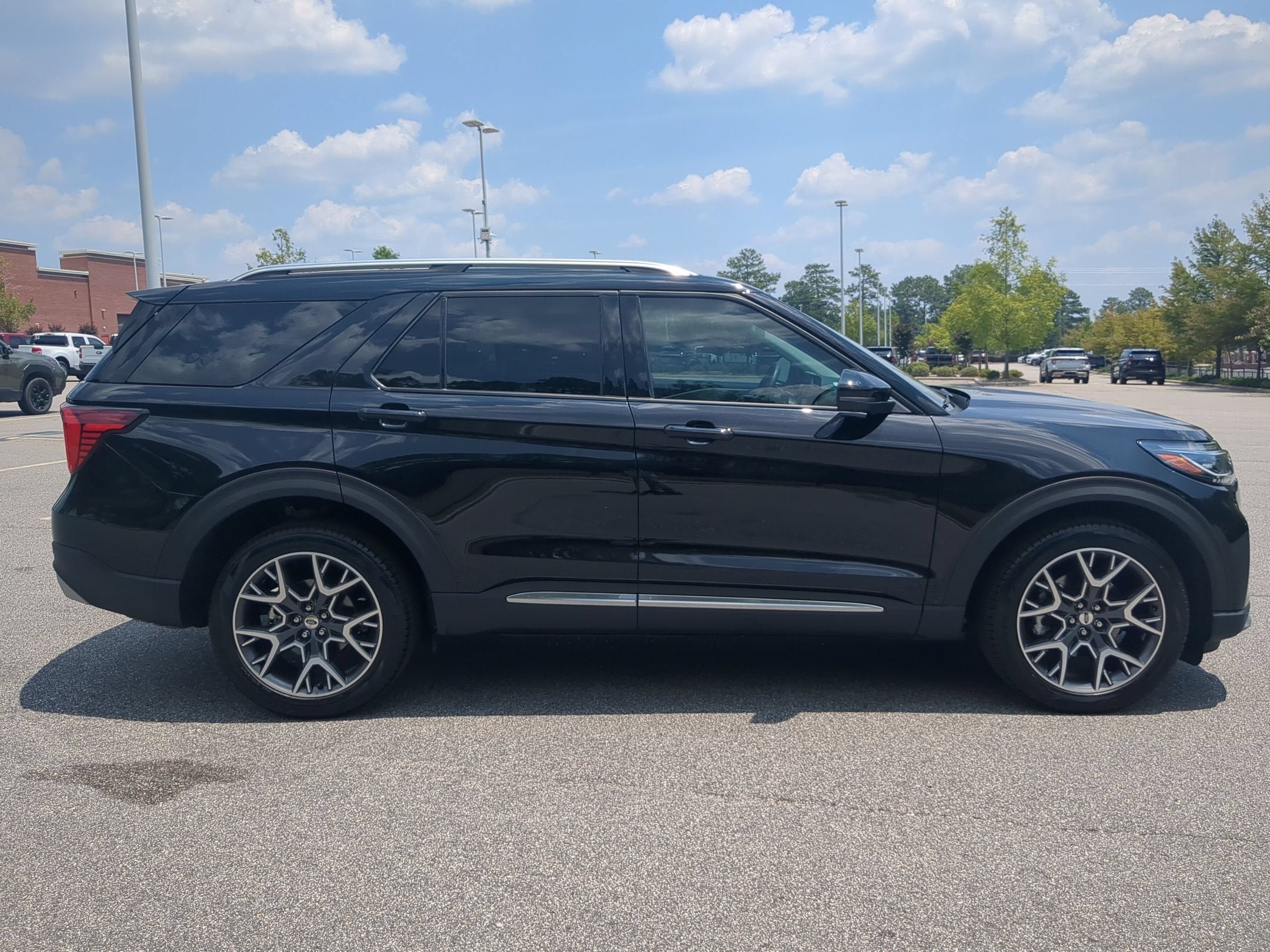 2025 Ford Explorer Platinum