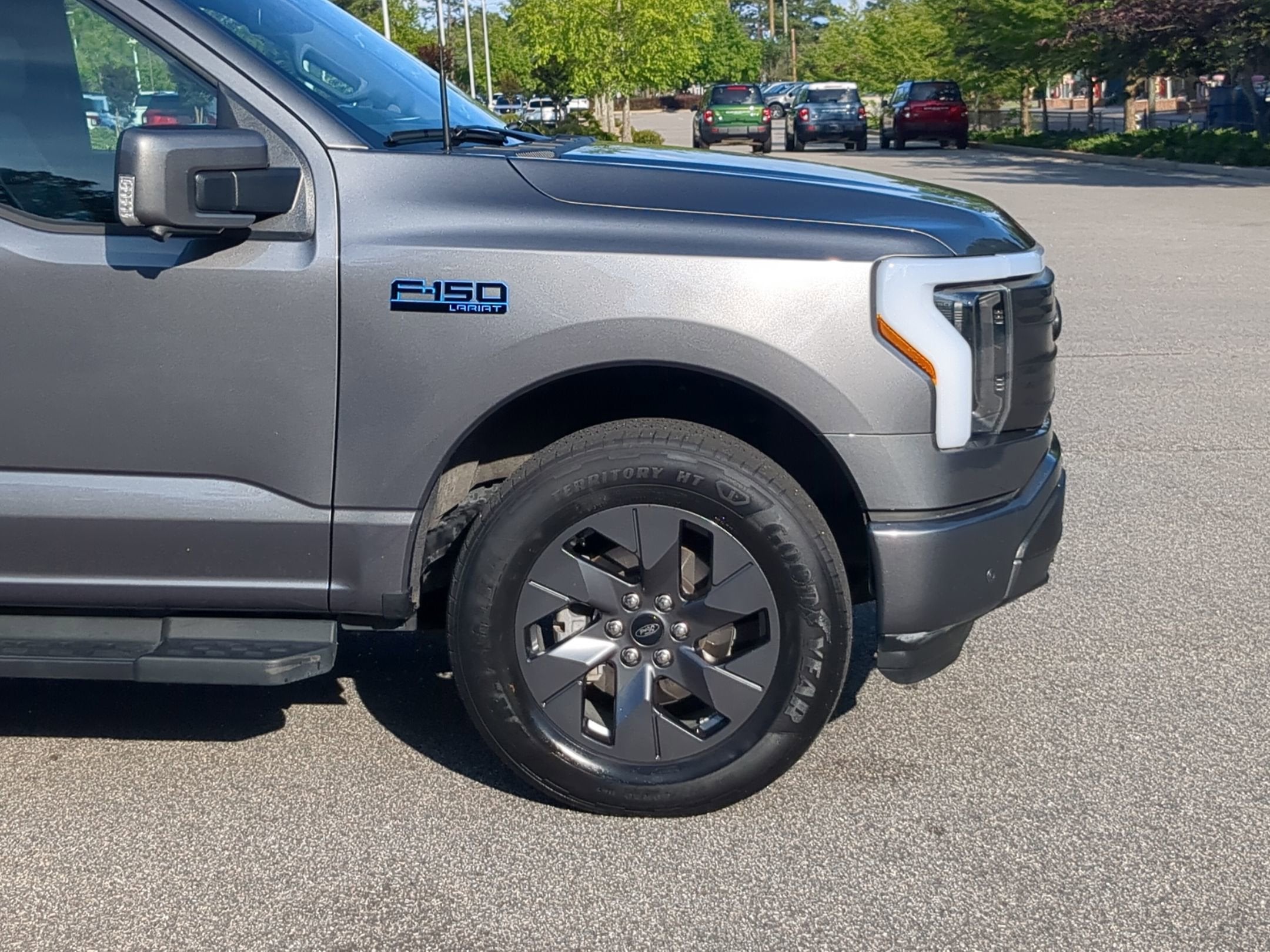 2025 Ford F-150 Lightning LARIAT