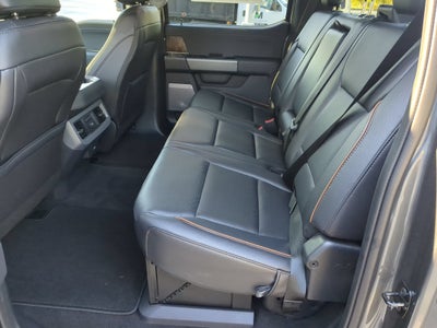 2027 Ford Super Duty F-350 SRW LARIAT