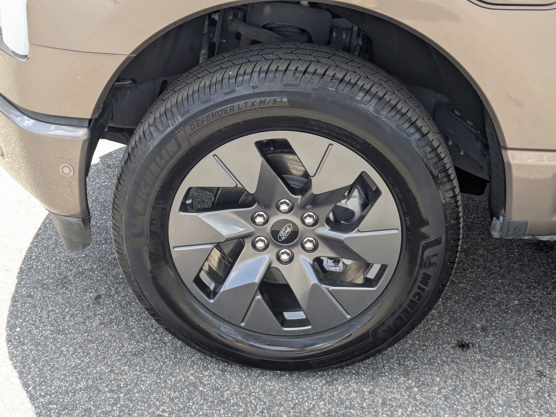 2023 Ford F-150 Lightning LARIAT