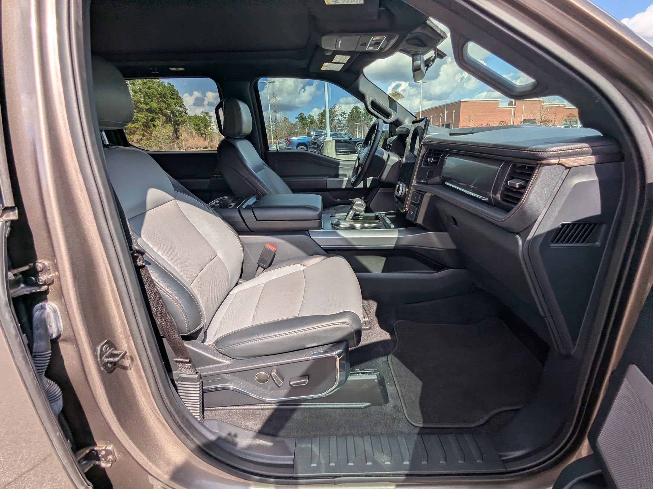 2023 Ford F-150 Lightning LARIAT