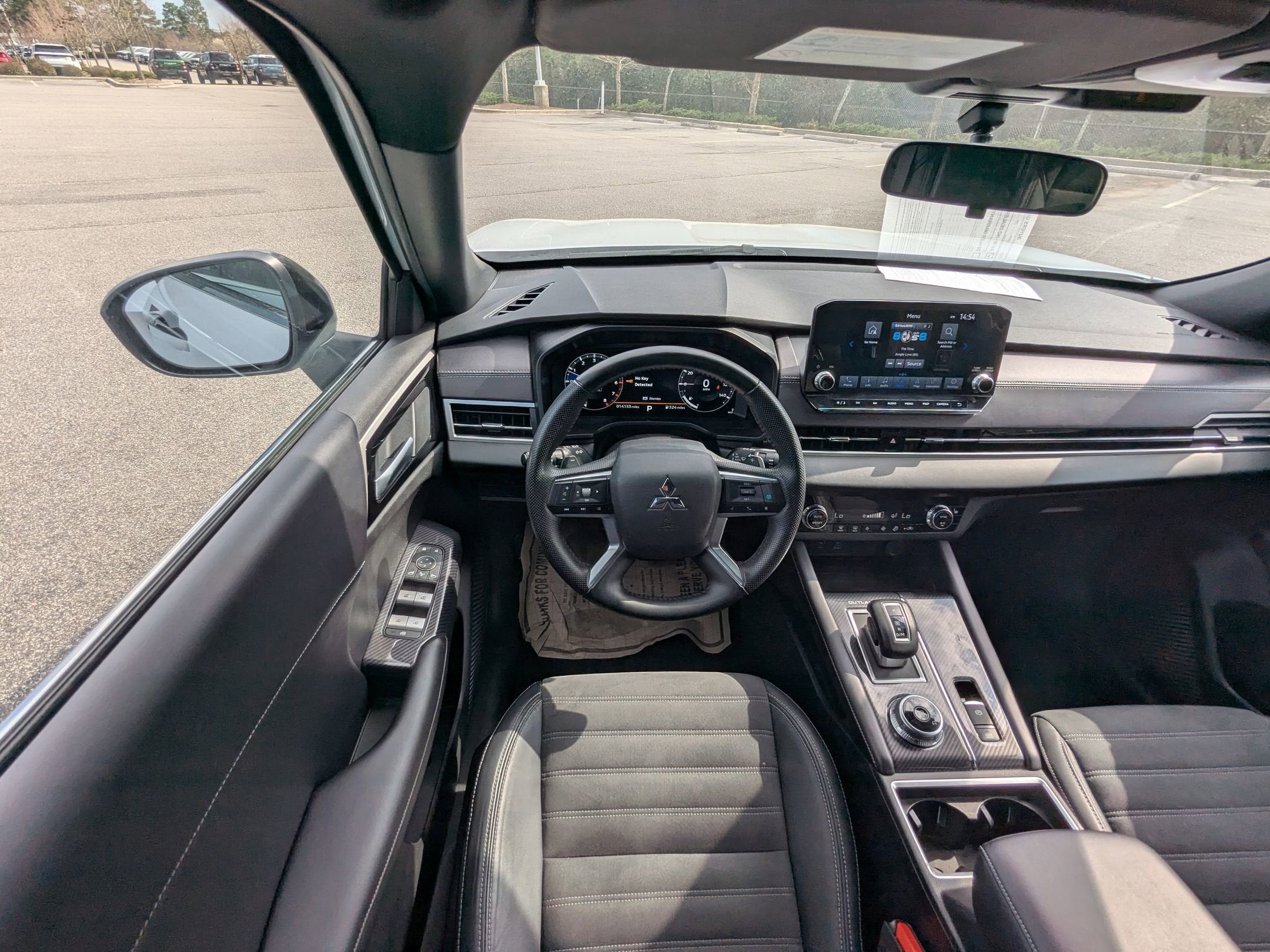 2023 Mitsubishi Outlander SE