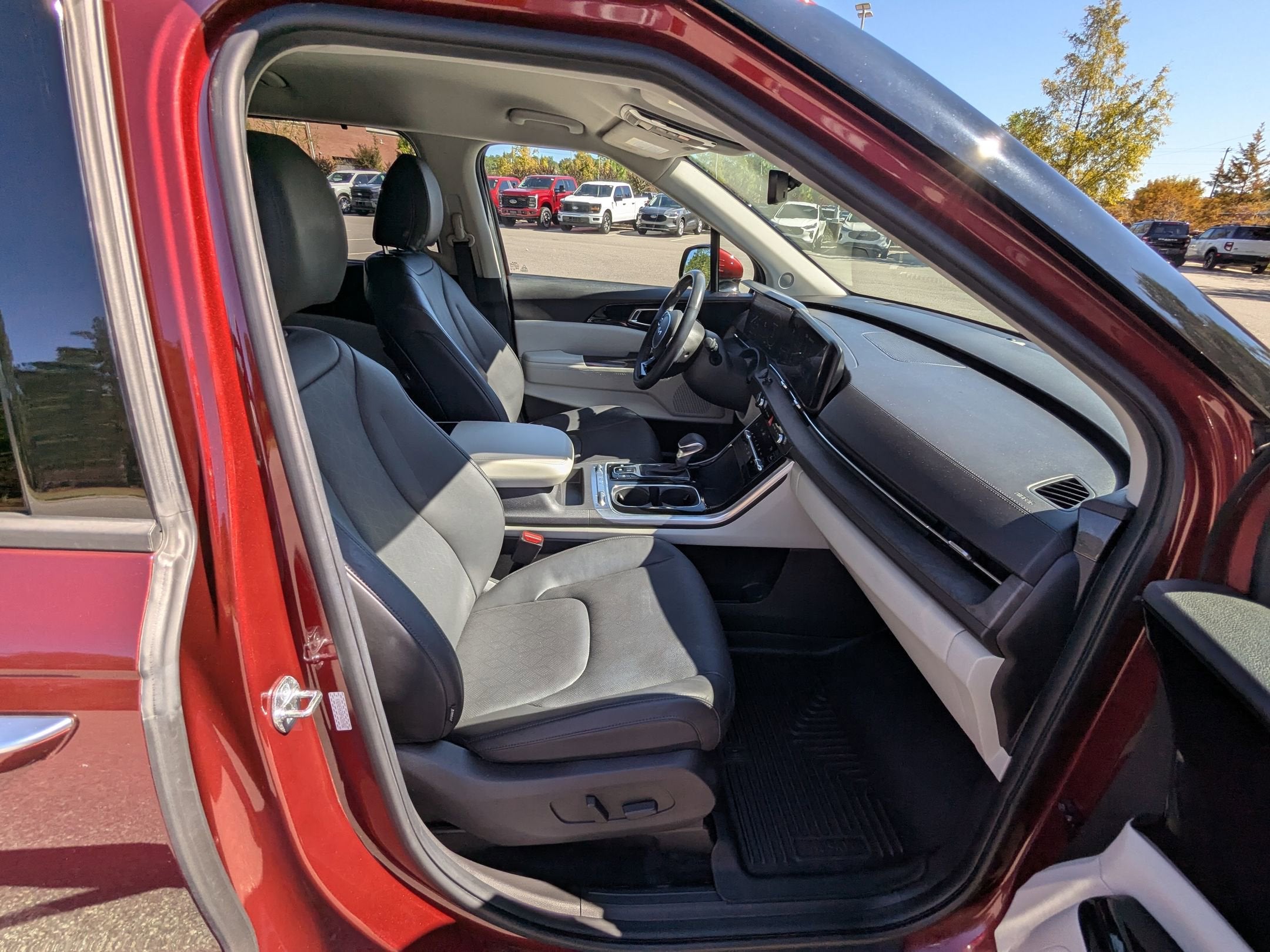 2023 Kia Carnival SX