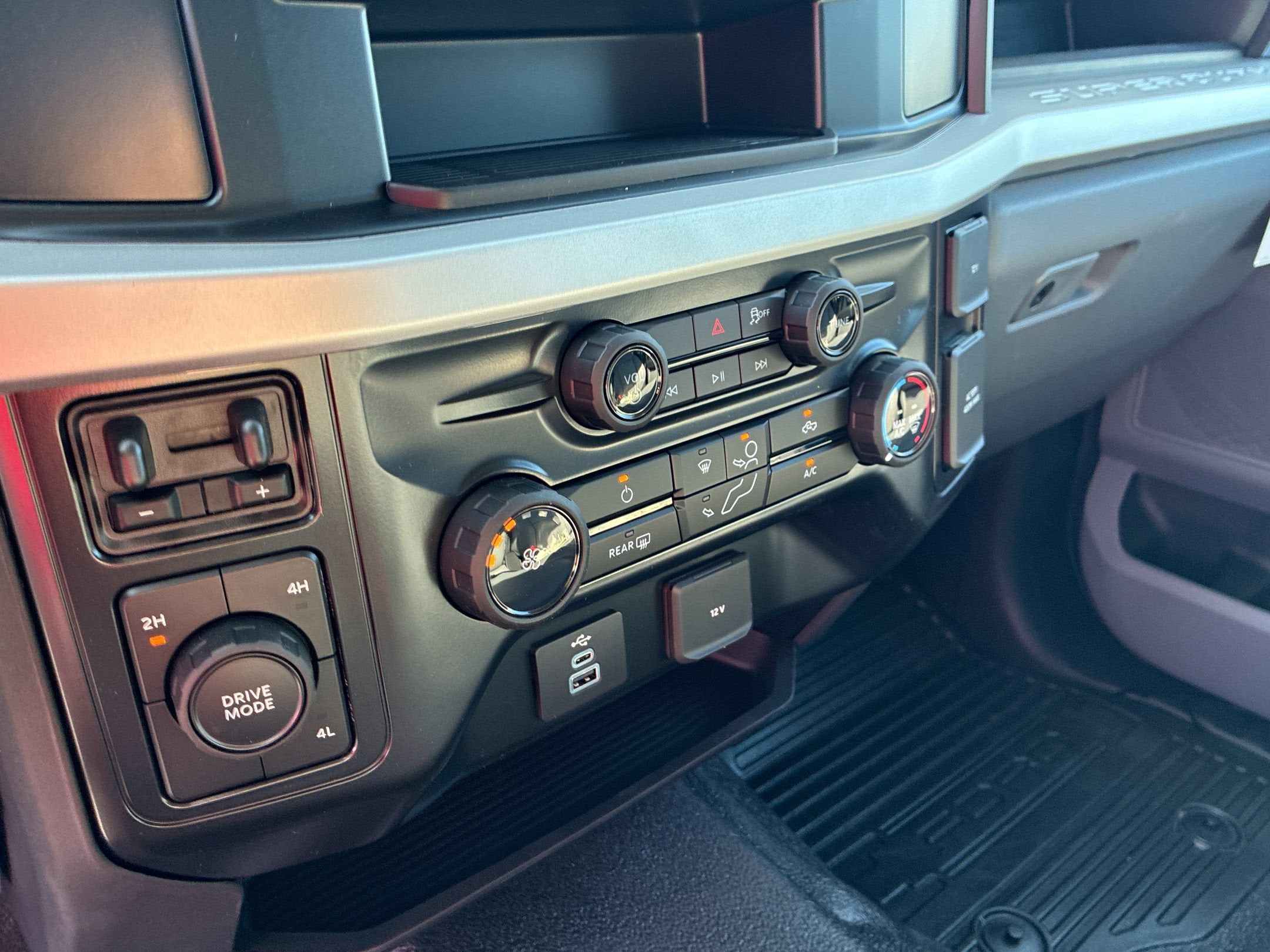2026 Ford Super Duty F-450 DRW XL