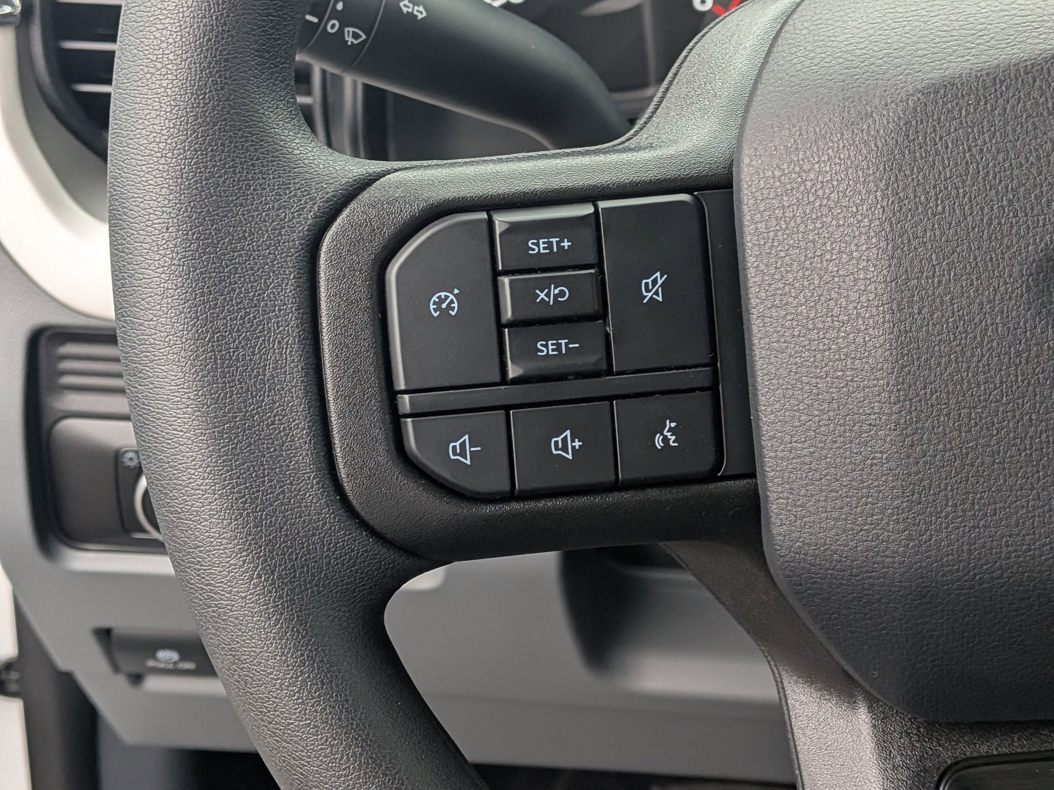 2025 Ford Super Duty F-350 SRW XL