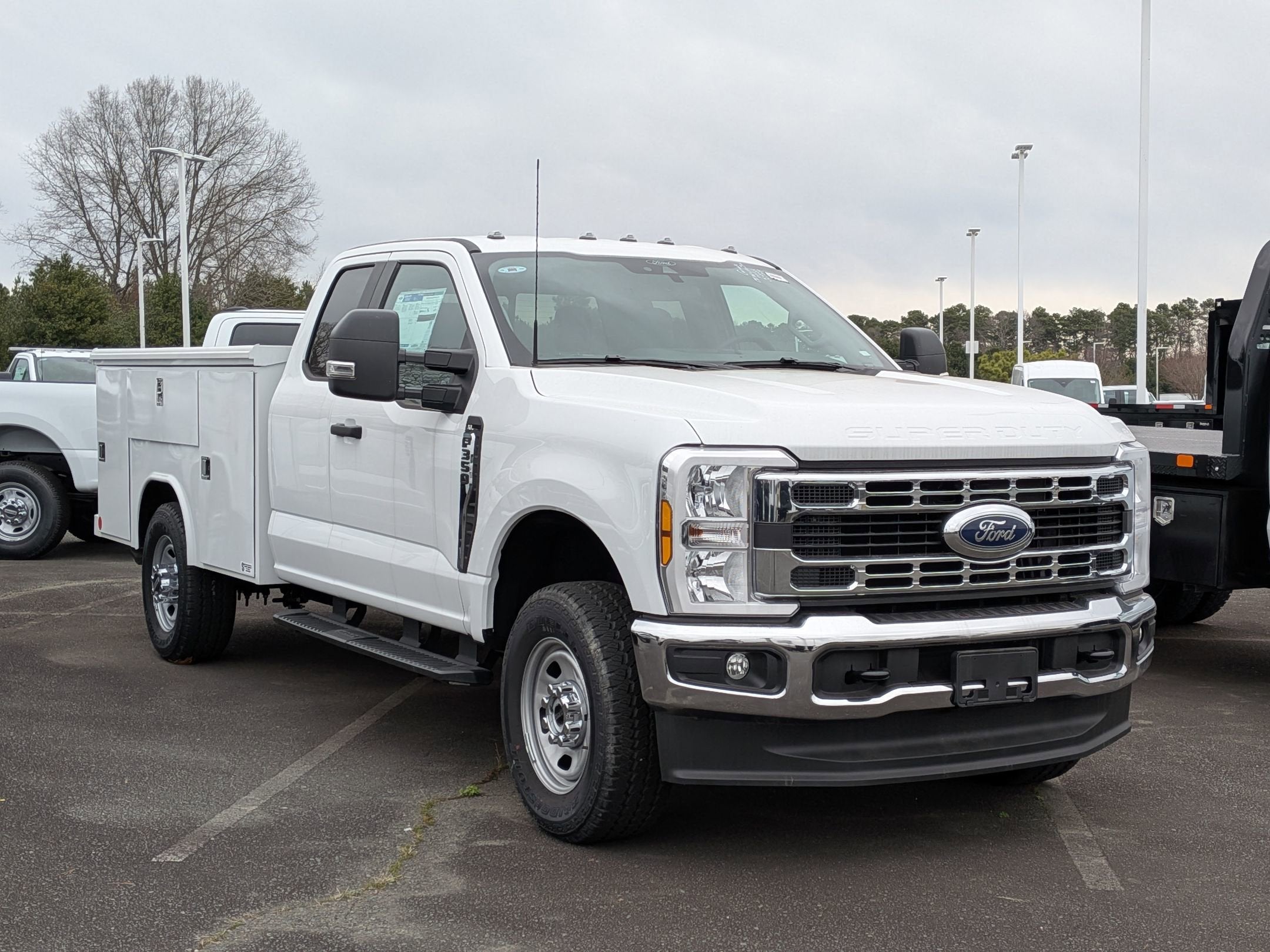 2025 Ford Super Duty F-350 SRW Reading Body XL