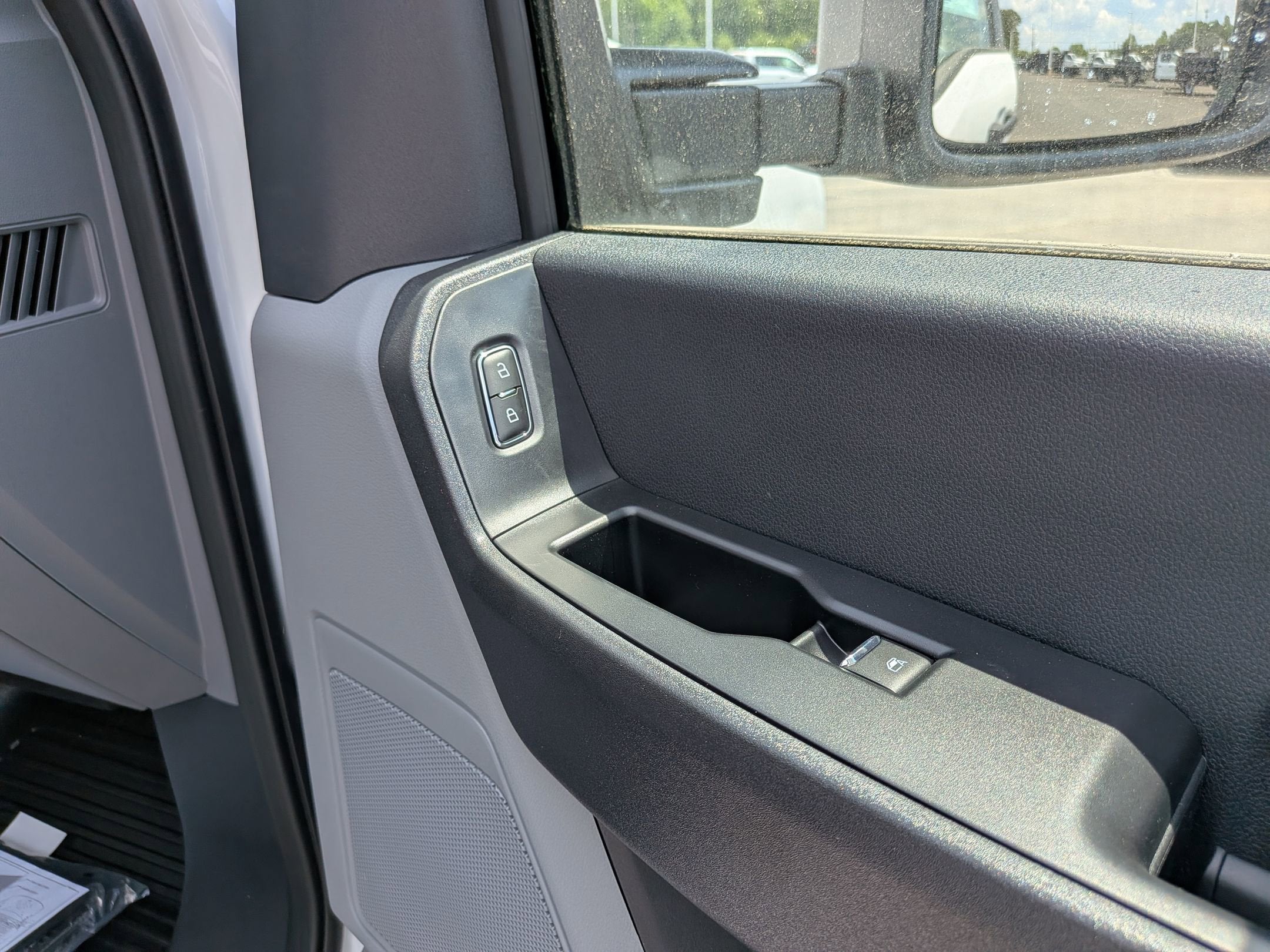 2025 Ford Super Duty F-600 DRW XL