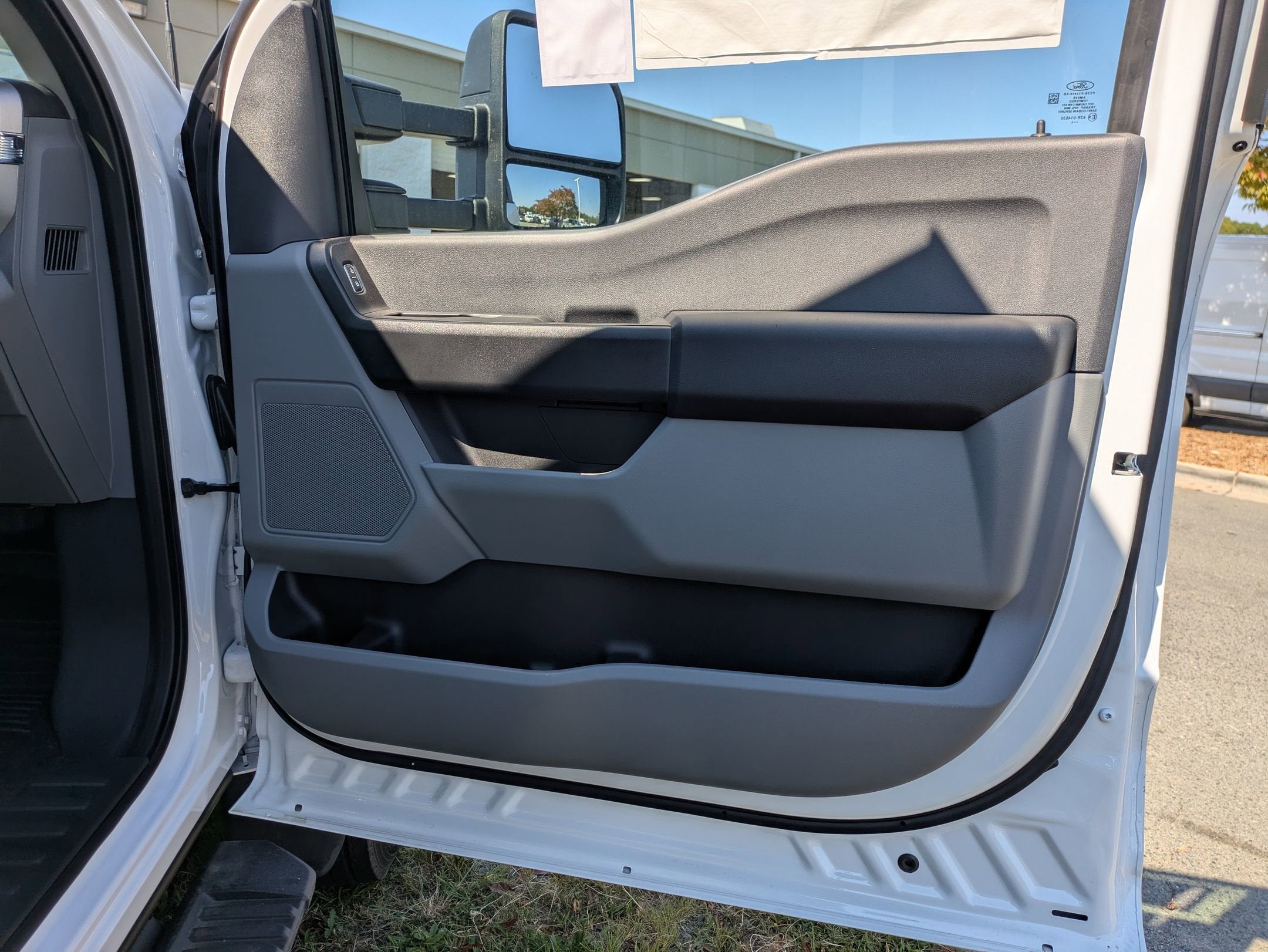 2025 Ford Super Duty F-600 DRW XL