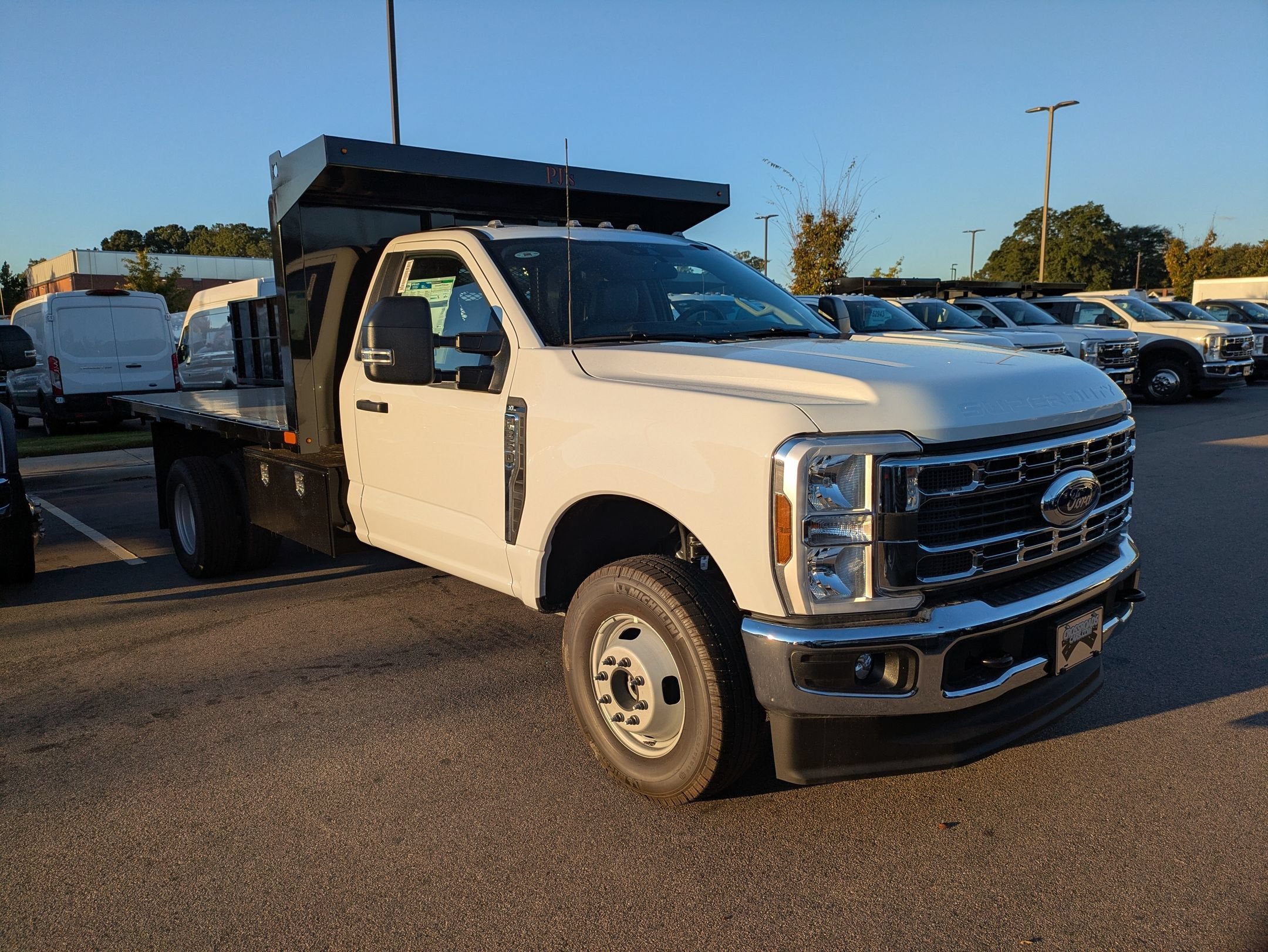 2026 Ford Super Duty F-350 DRW XL