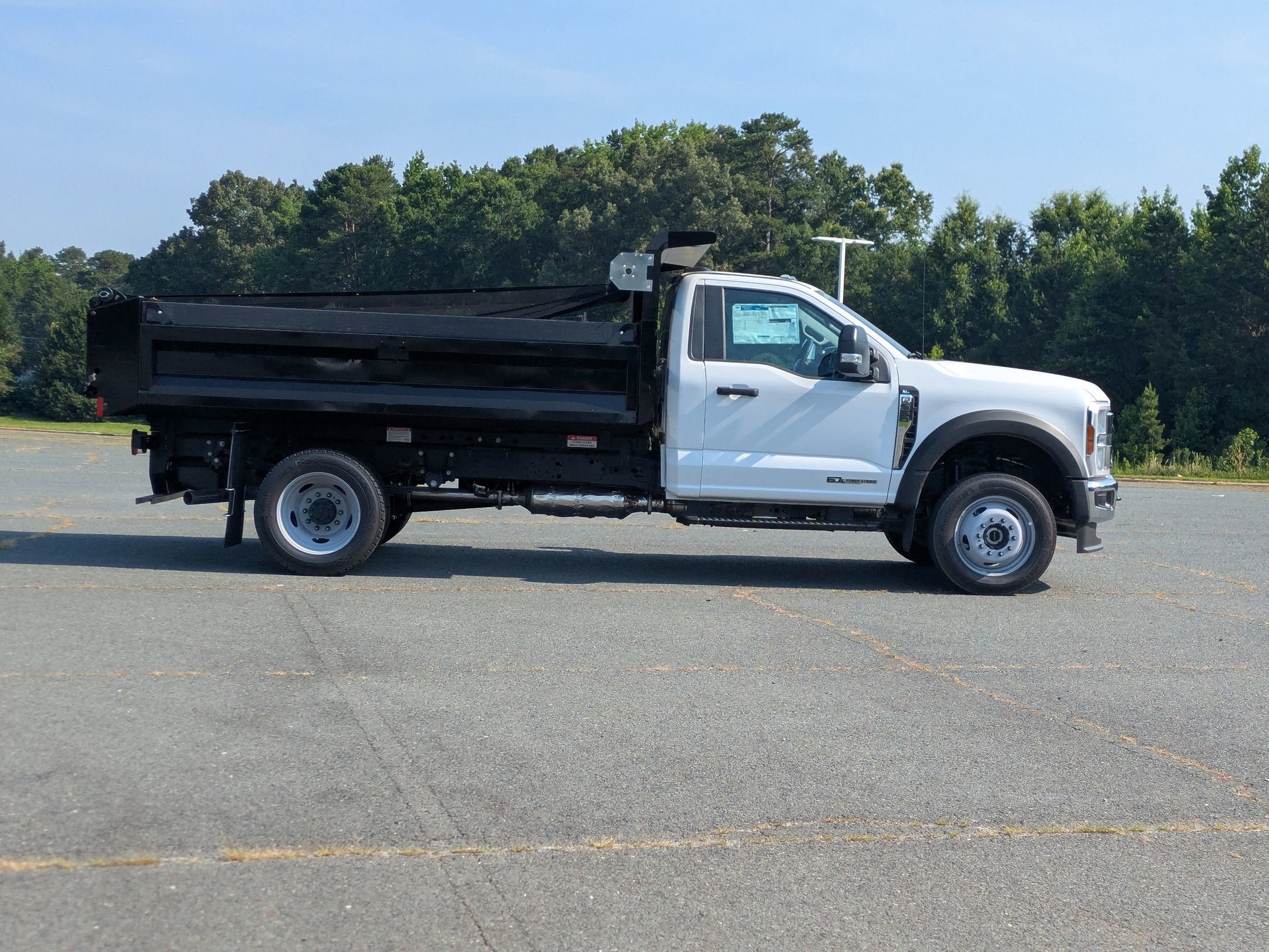 2025 Ford Super Duty F-550 DRW XL