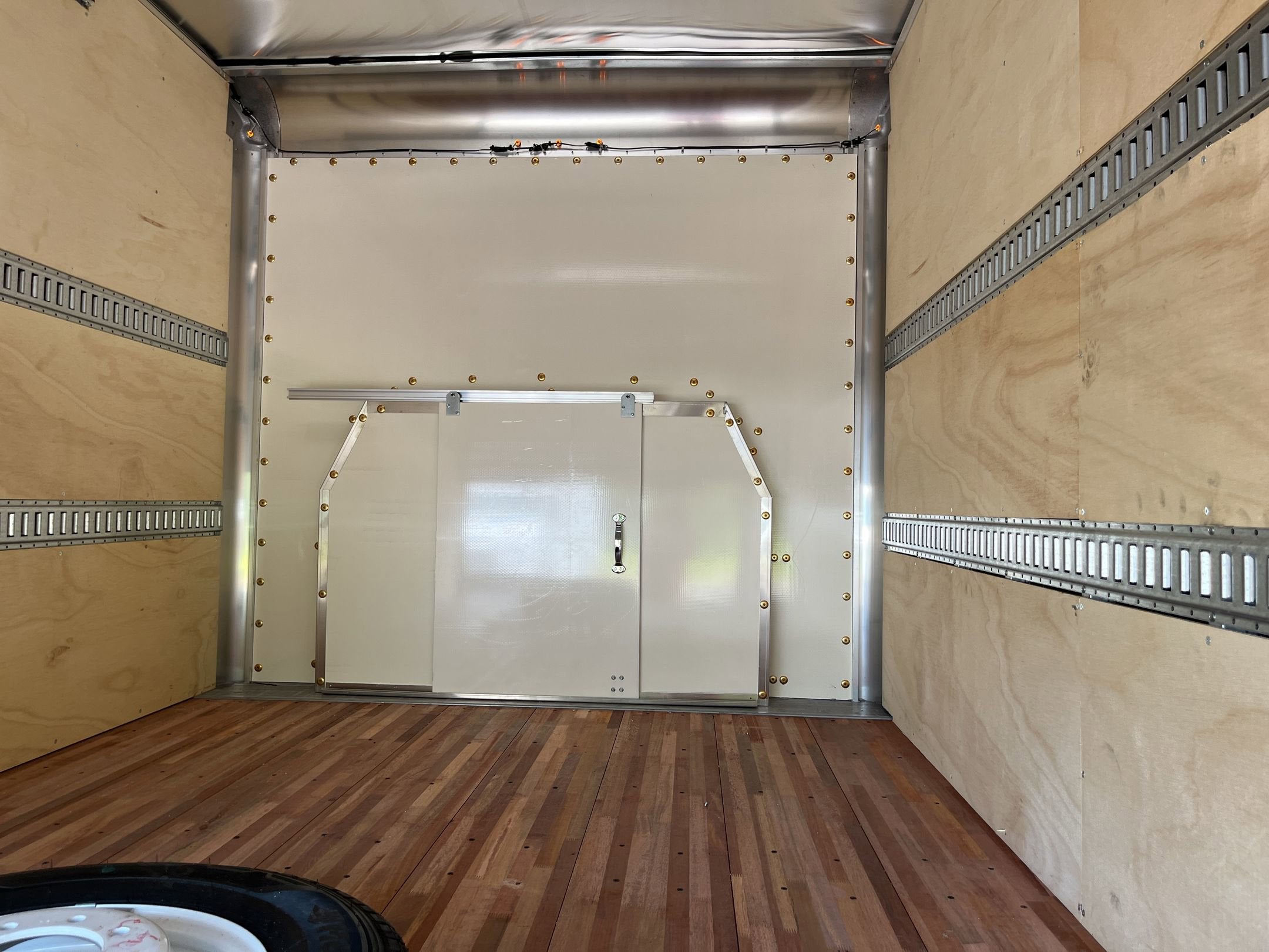 2025 Ford E-Series Cutaway Base 12ft Box