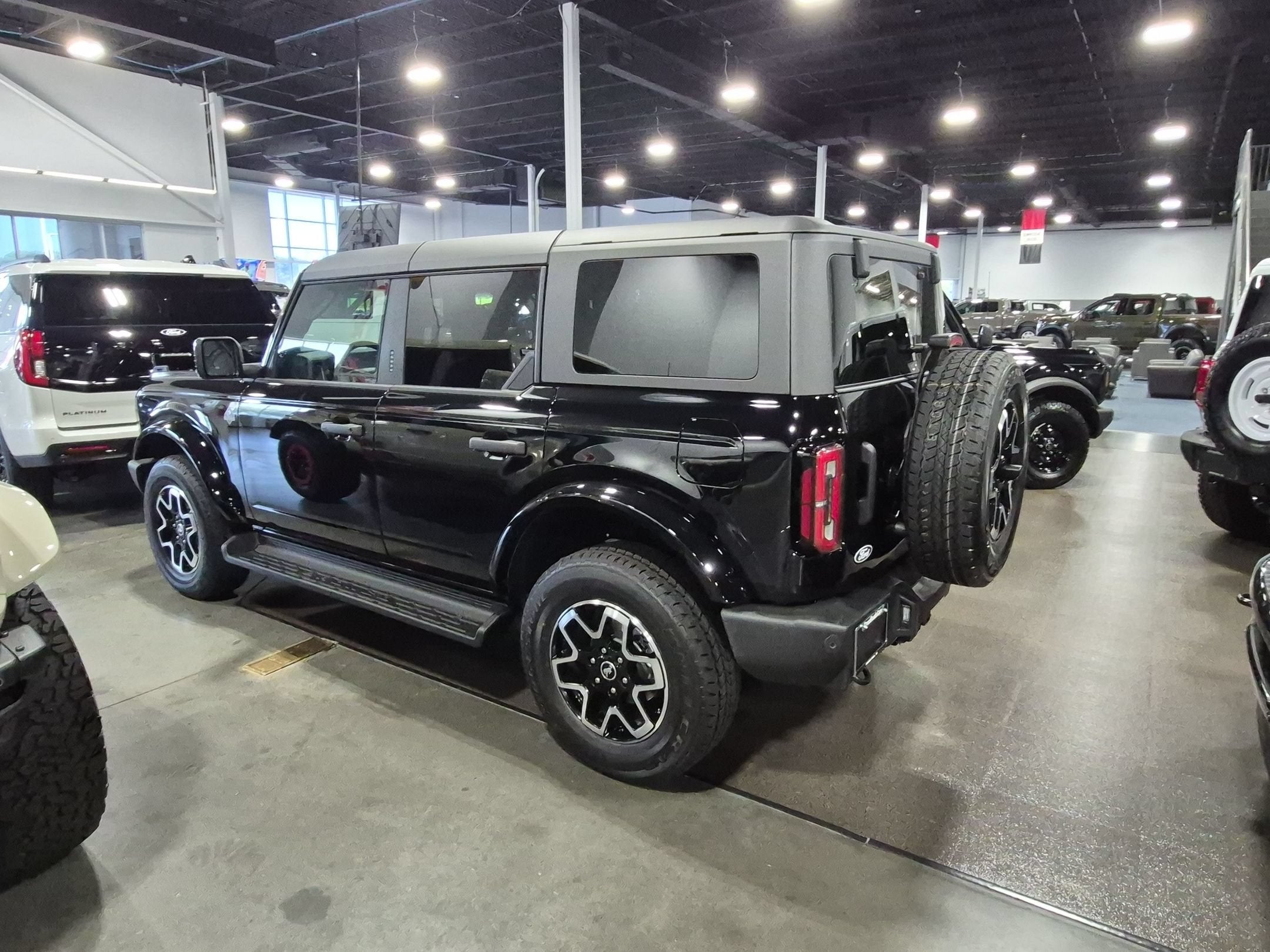 2026 Ford Bronco Outer Banks