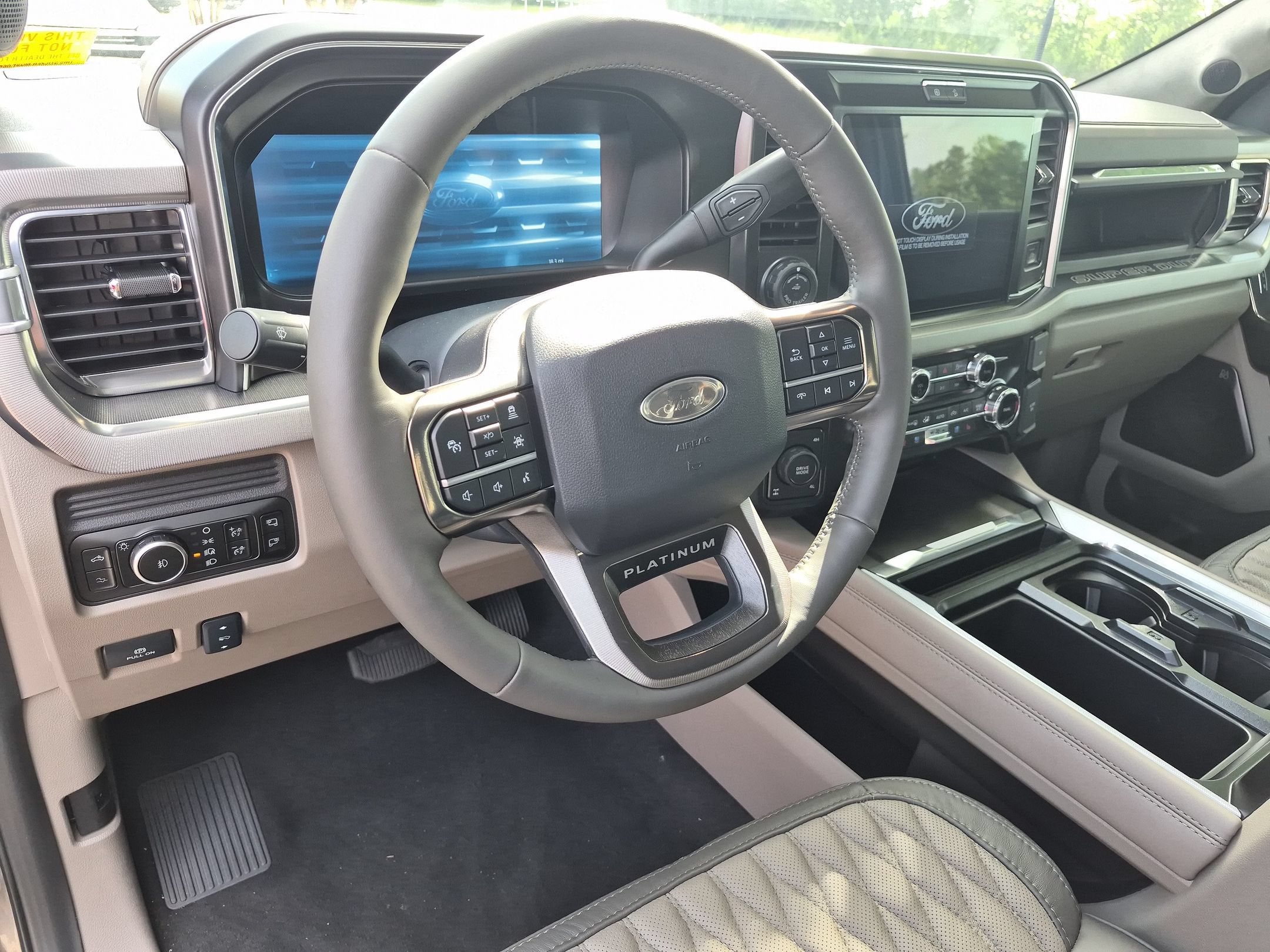 2026 Ford Super Duty F-250 SRW Platinum