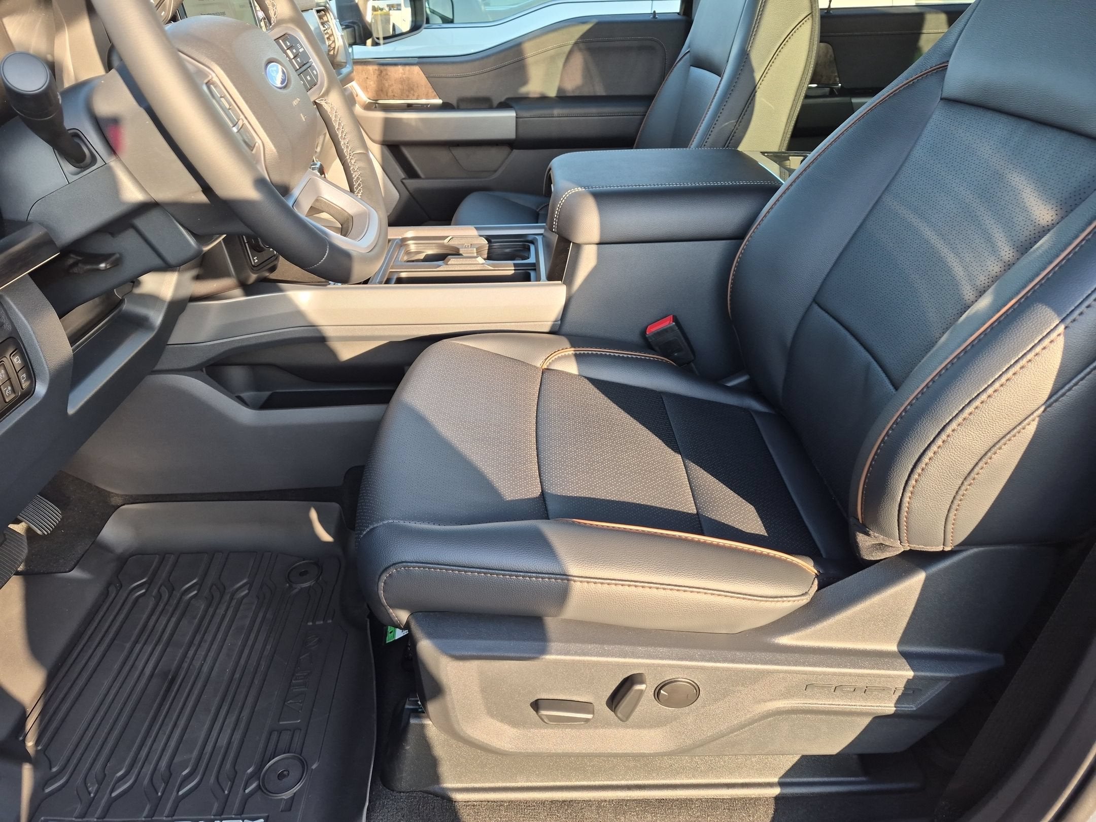 2027 Ford Super Duty F-250 SRW LARIAT