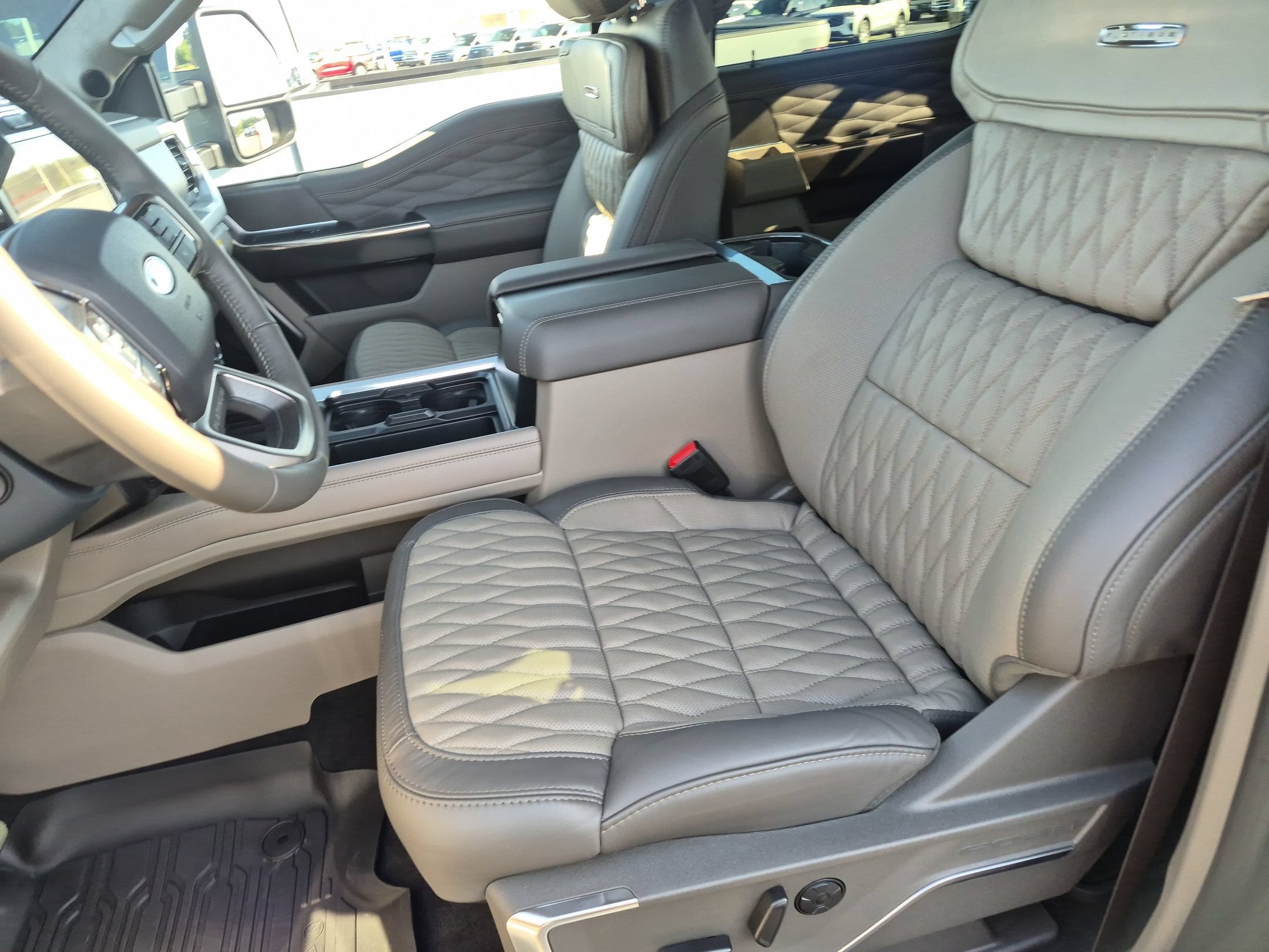 2026 Ford Super Duty F-350 SRW Platinum