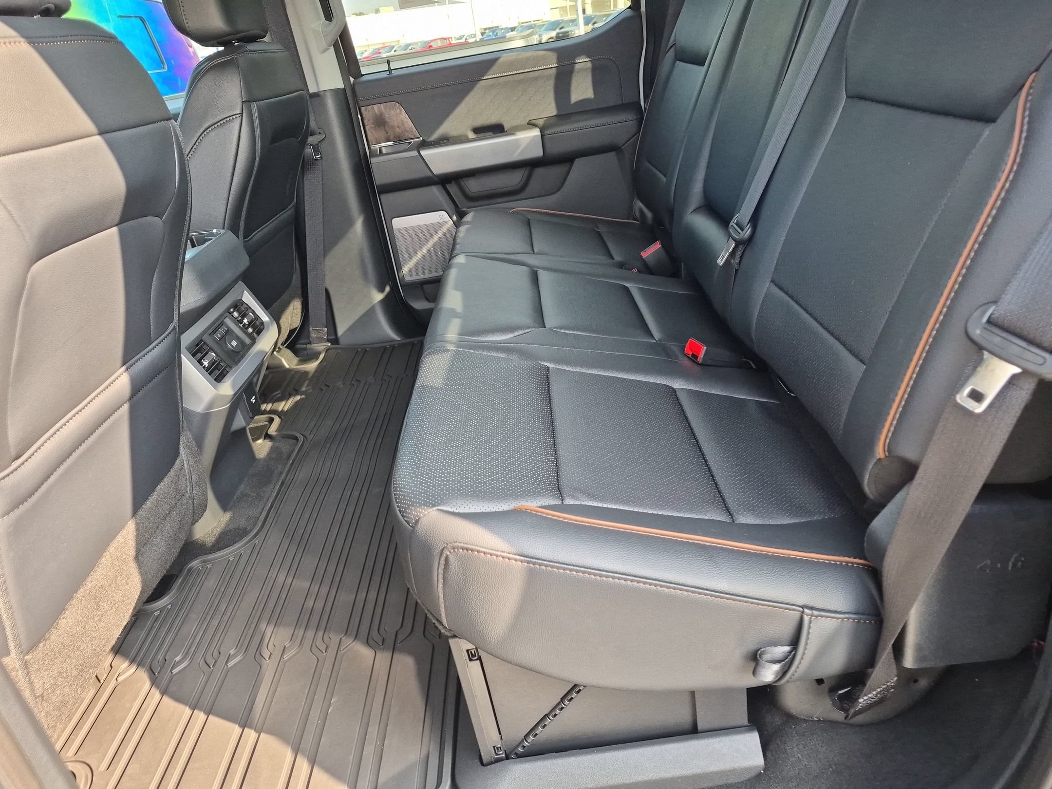2026 Ford Super Duty F-350 SRW LARIAT
