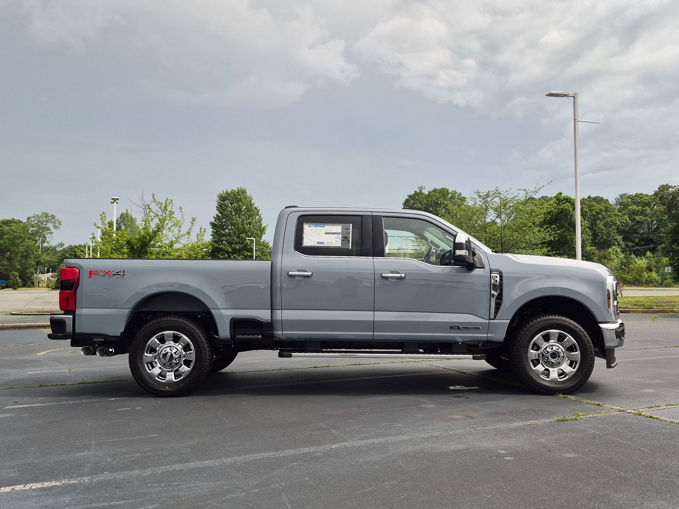 2026 Ford Super Duty F-350 SRW LARIAT