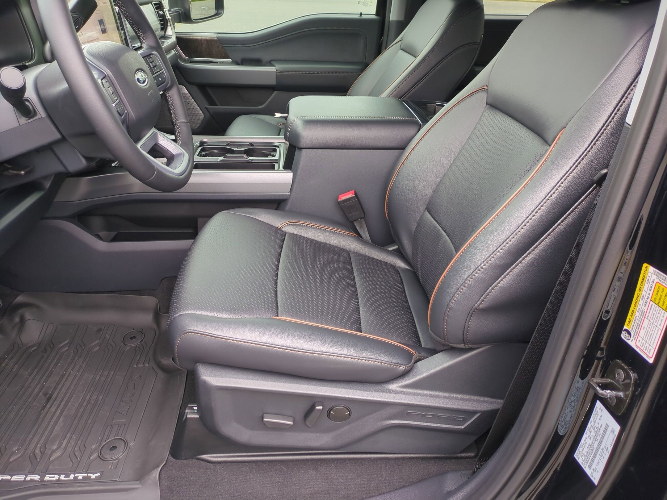 2026 Ford Super Duty F-350 SRW LARIAT