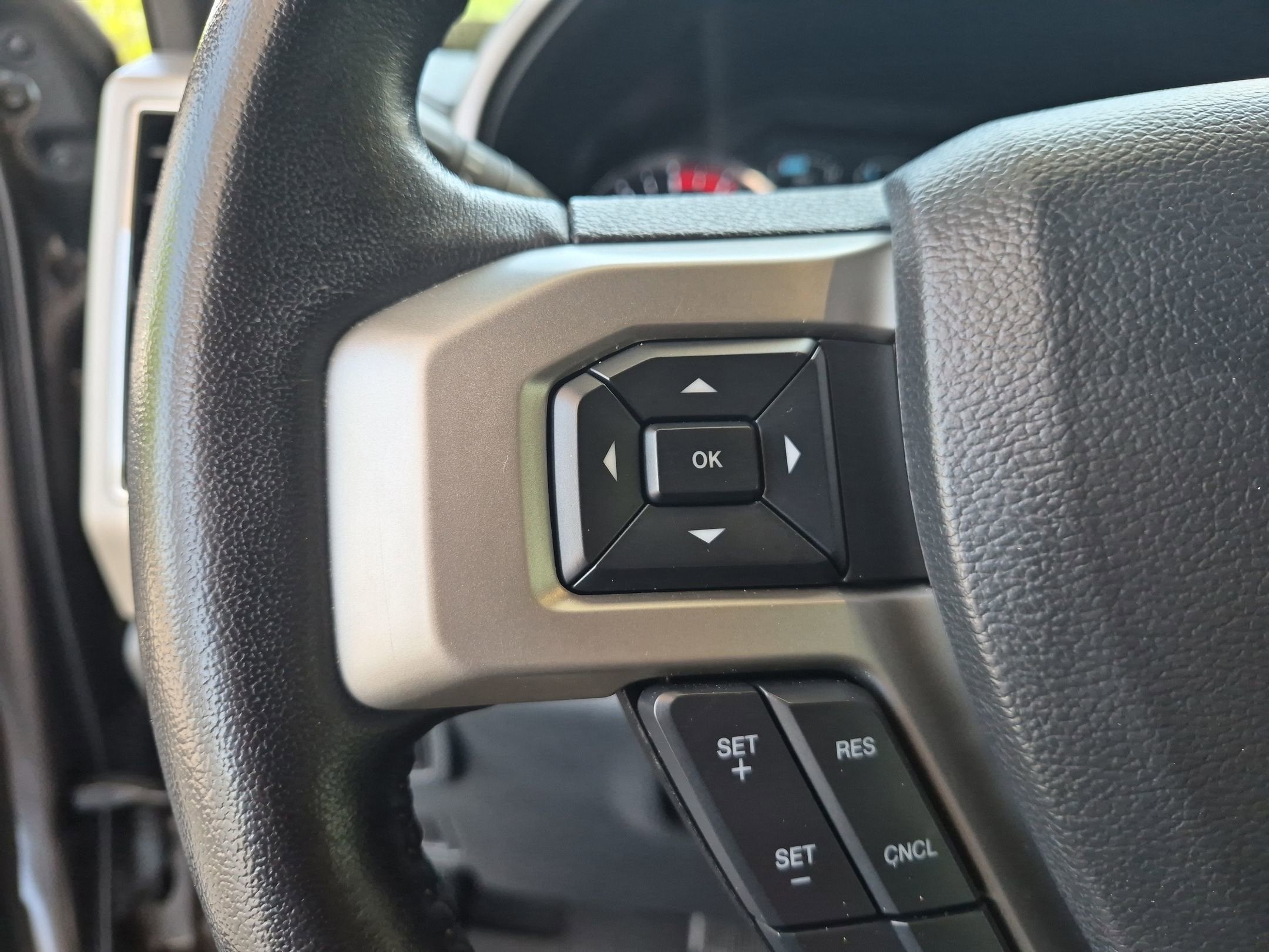 2022 Ford Super Duty F-350 DRW LARIAT