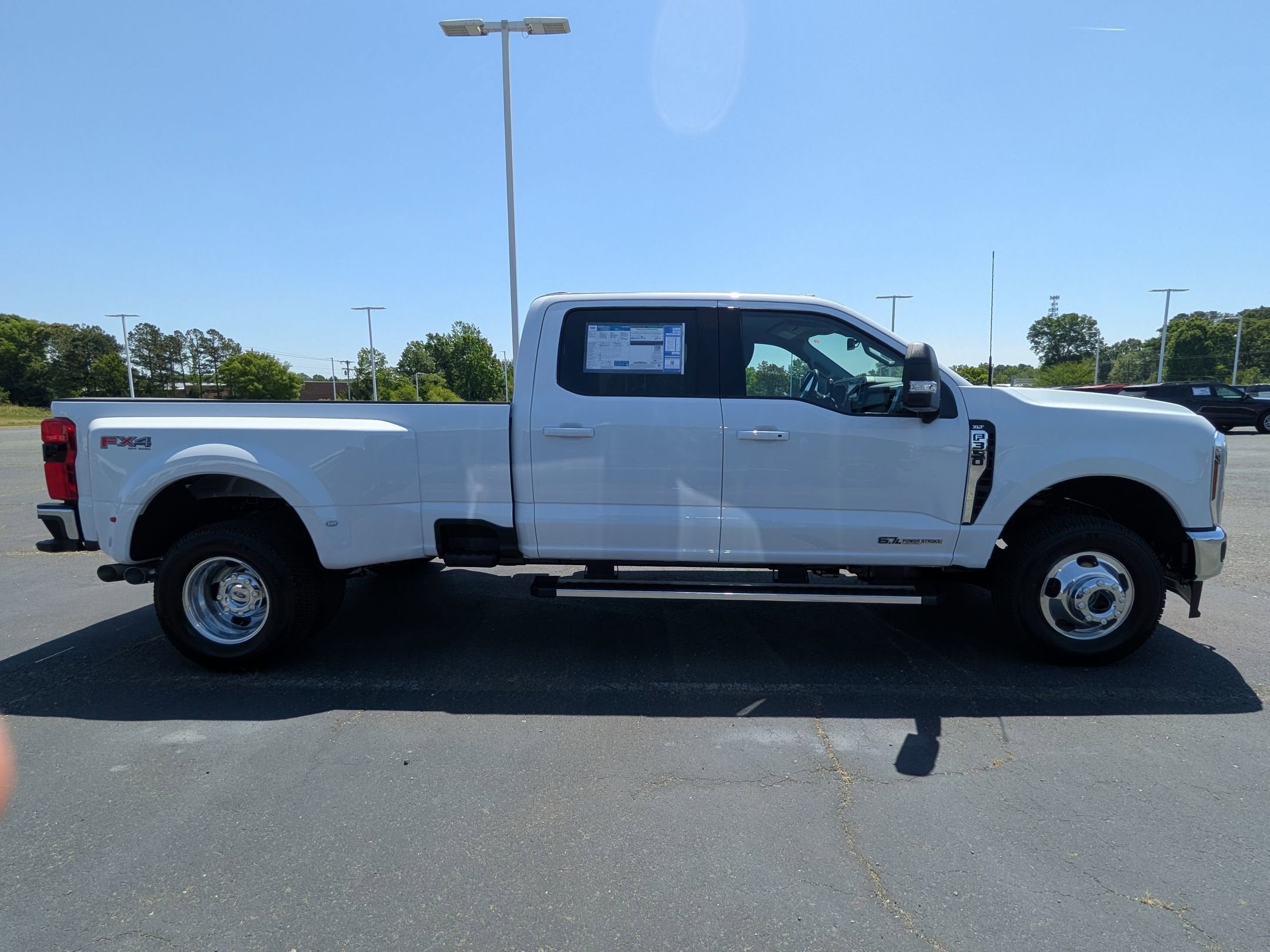 2026 Ford Super Duty F-350 DRW XLT