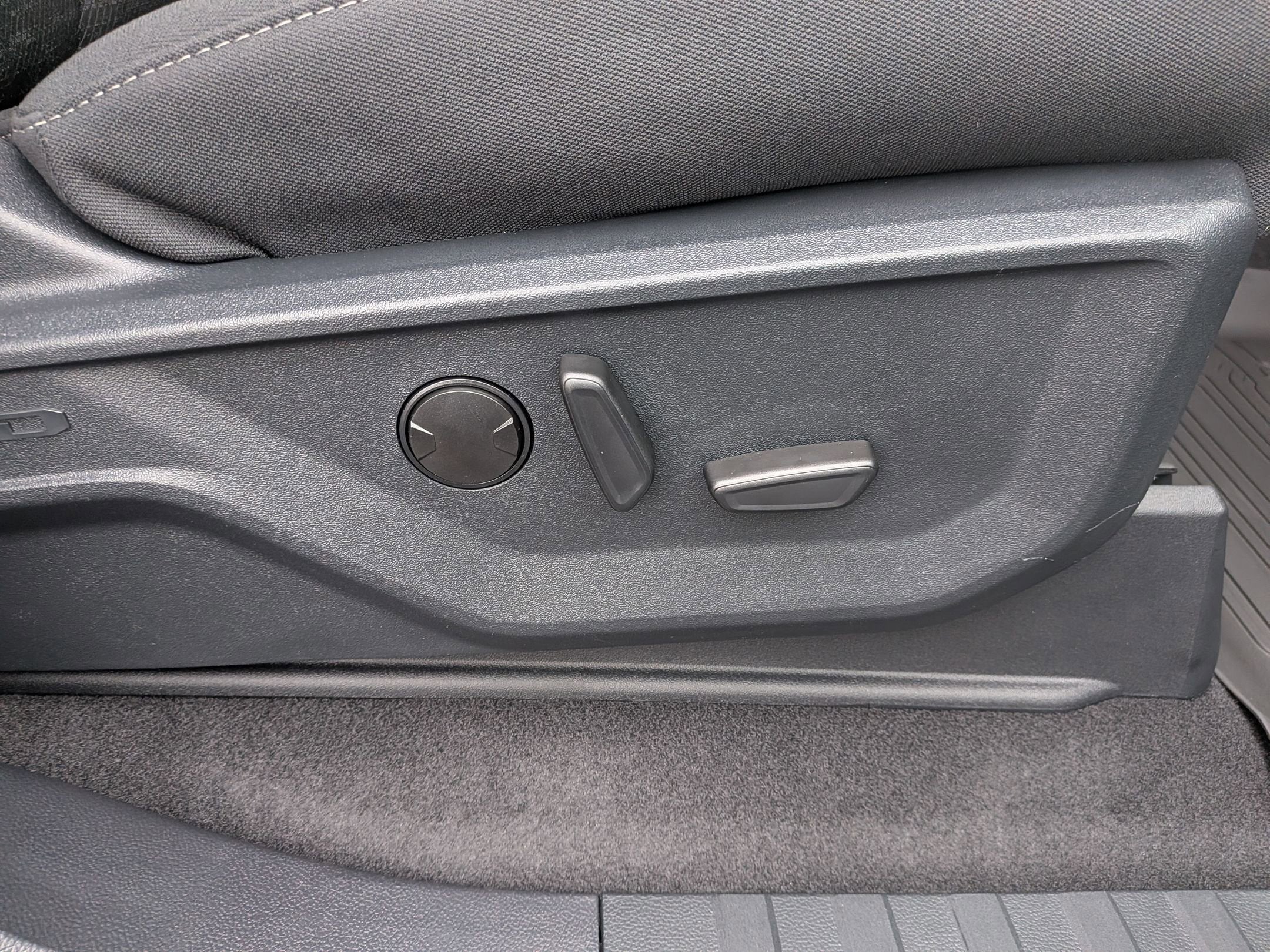 2026 Ford F-150 XLT - 6" lift custom wheels,Leather