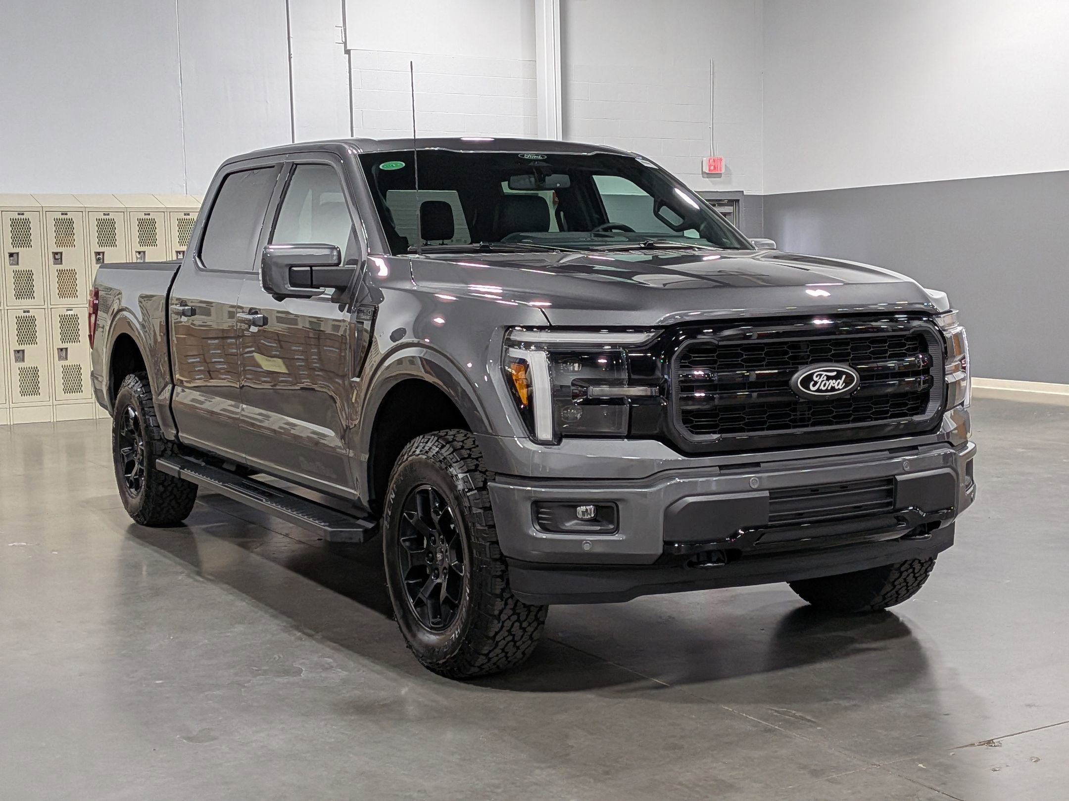 2025 Ford F-150 LARIAT Dark Trail