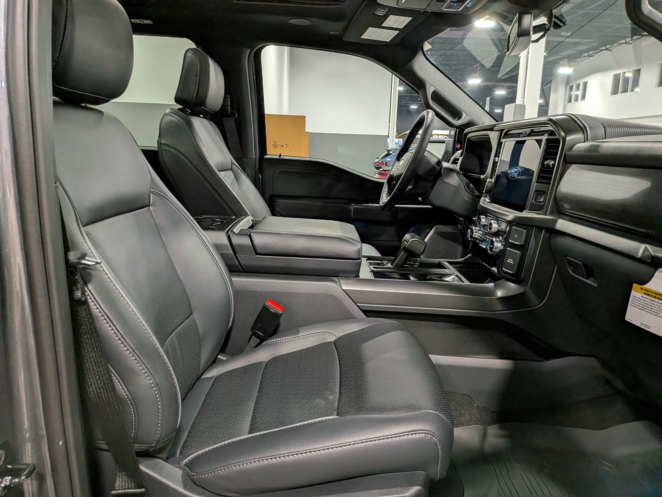 2025 Ford F-150 LARIAT Dark Trail