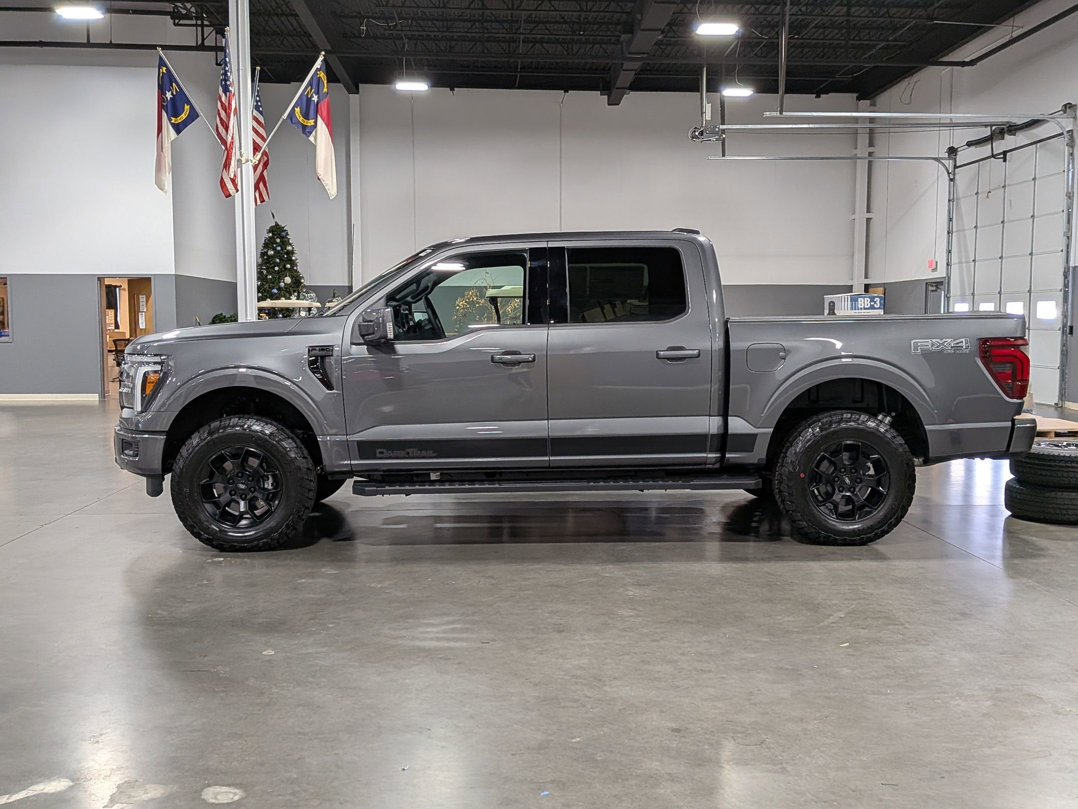 2025 Ford F-150 LARIAT Dark Trail